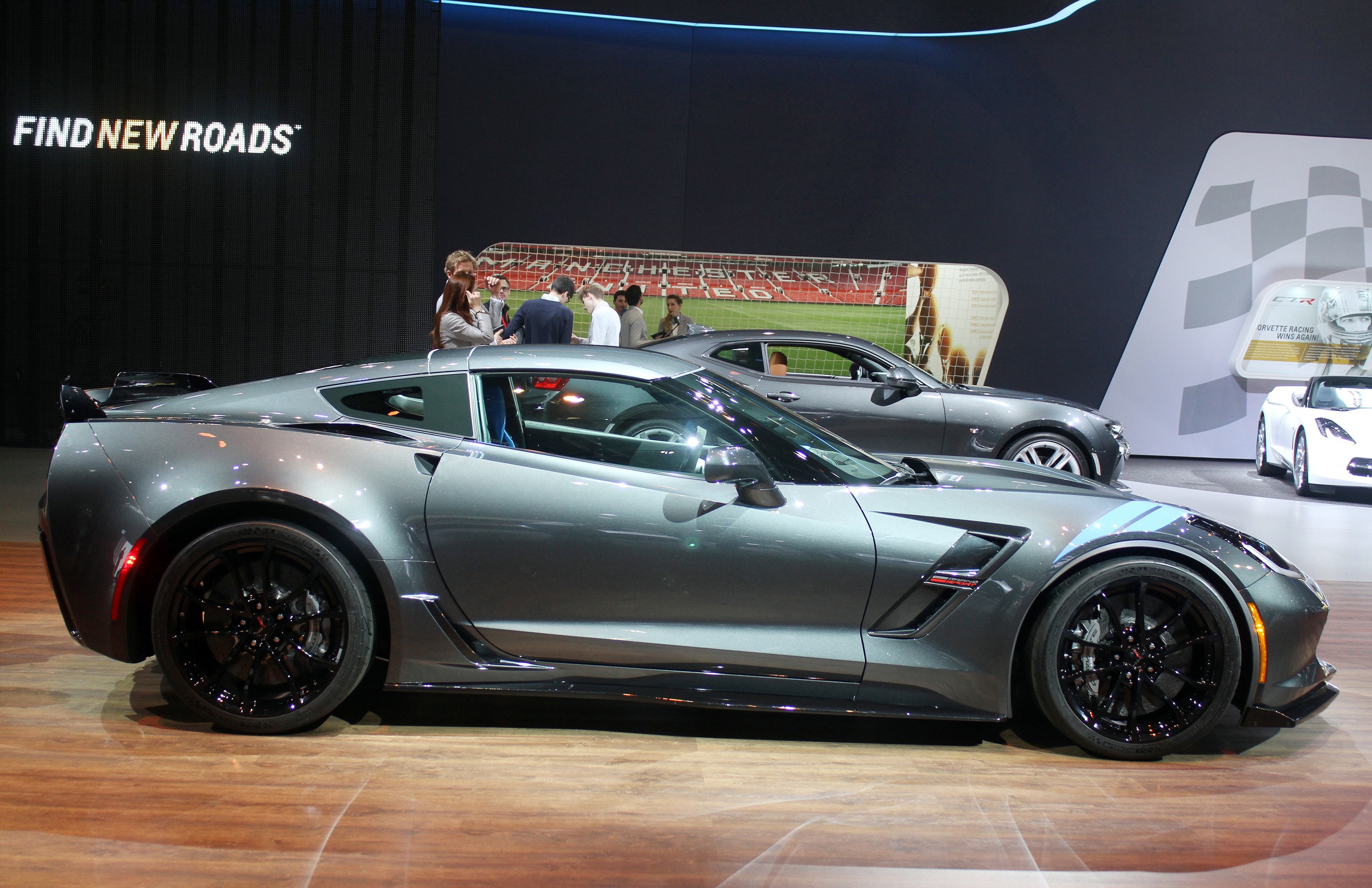 Sieu xe Corvette Grand Sport trang bi lop sieu dinh hinh anh