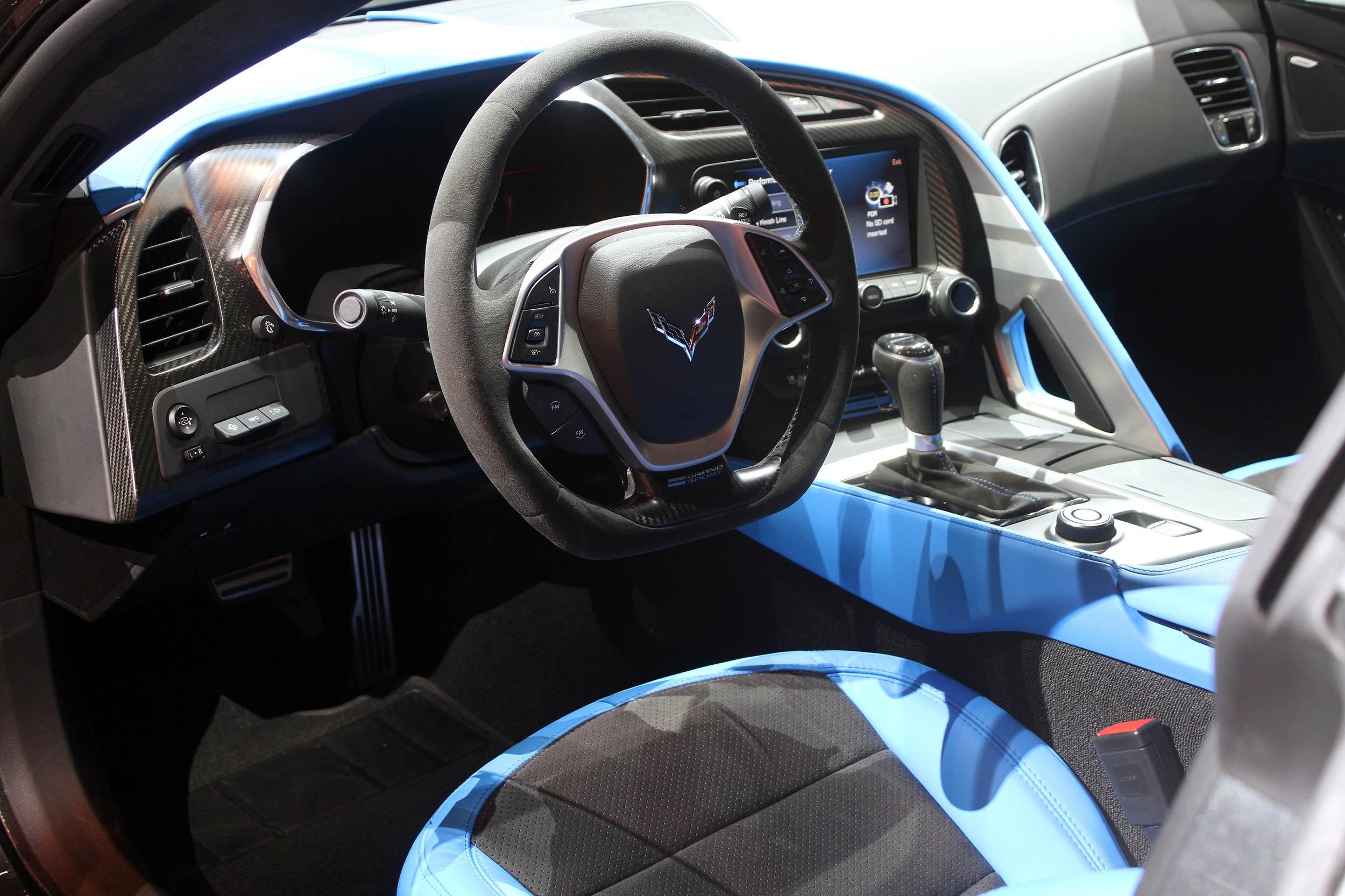 Corvette Grand Sport, siêu xe cơ bắp, Corvette C7, Corvette Z06, Geneva Motor Show ảnh 3 Corvette Grand Sport, sieu xe co bap, Corvette C7, Corvette Z06, Geneva Motor Show anh 3