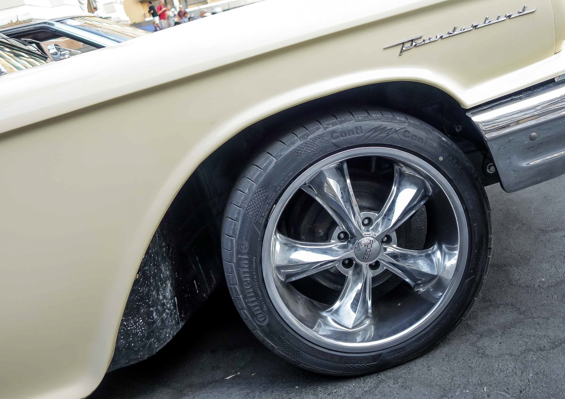 Ford Thunderbird,  xe the thao,  xe co,  xe co Sai Gon,  xe mui tran anh 11