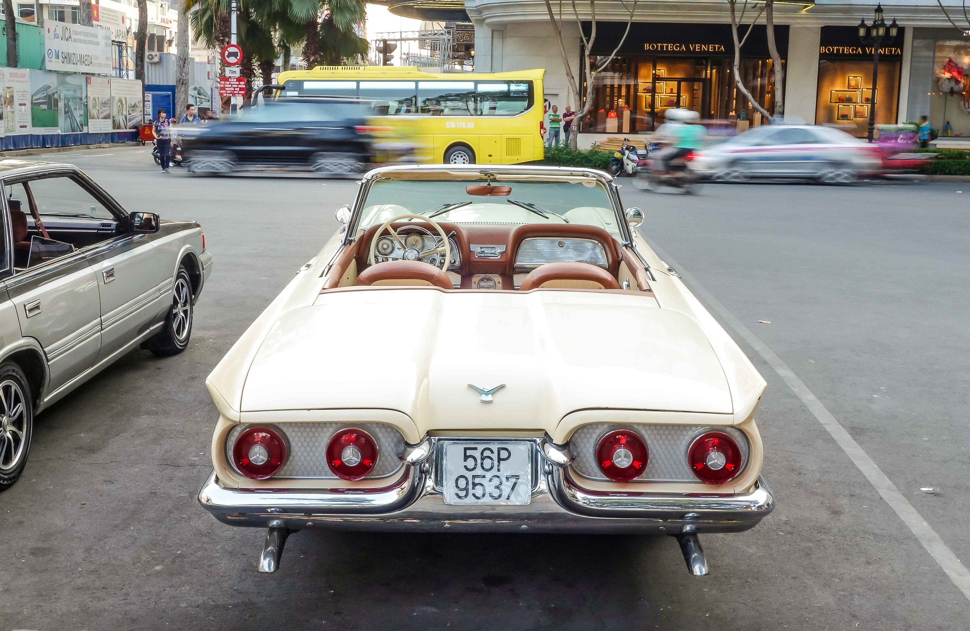 Ford Thunderbird,  xe the thao,  xe co,  xe co Sai Gon,  xe mui tran anh 4