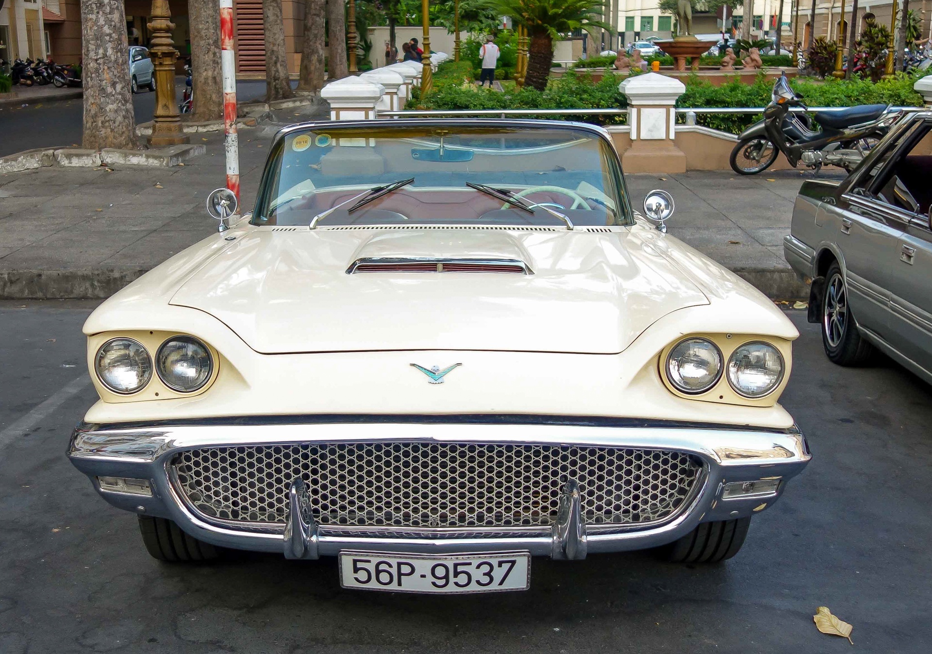 Ford Thunderbird,  xe the thao,  xe co,  xe co Sai Gon,  xe mui tran anh 13