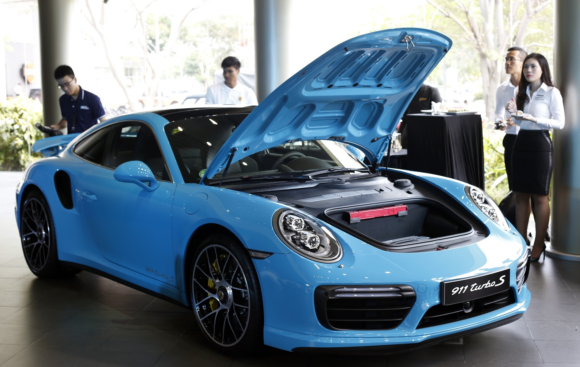 Danh gia nhanh Porsche 911 Turbo S gia 14,5 ty dong tai VN hinh anh