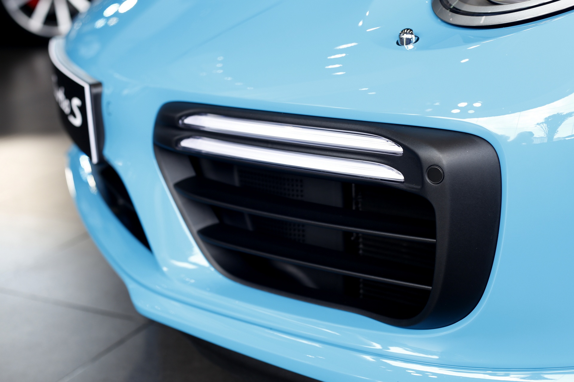 Porsche 911 Turbo S,  sieu xe Porsche,  Porsche dat nhat Viet Nam,  Porsche 911 doi moi,  ra mat Porsche 911 tai Viet Nam anh 2