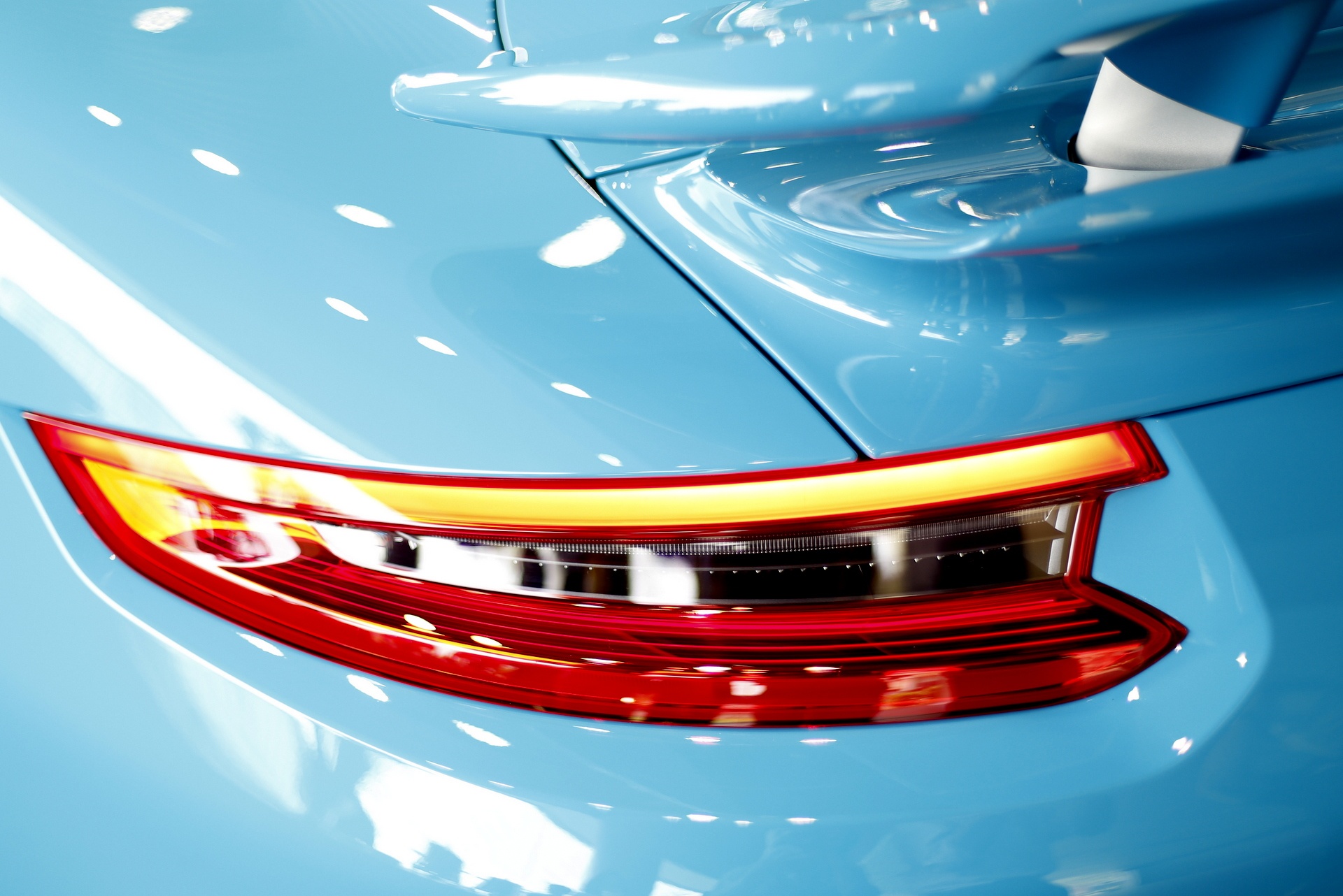 Porsche 911 Turbo S,  sieu xe Porsche,  Porsche dat nhat Viet Nam,  Porsche 911 doi moi,  ra mat Porsche 911 tai Viet Nam anh 4