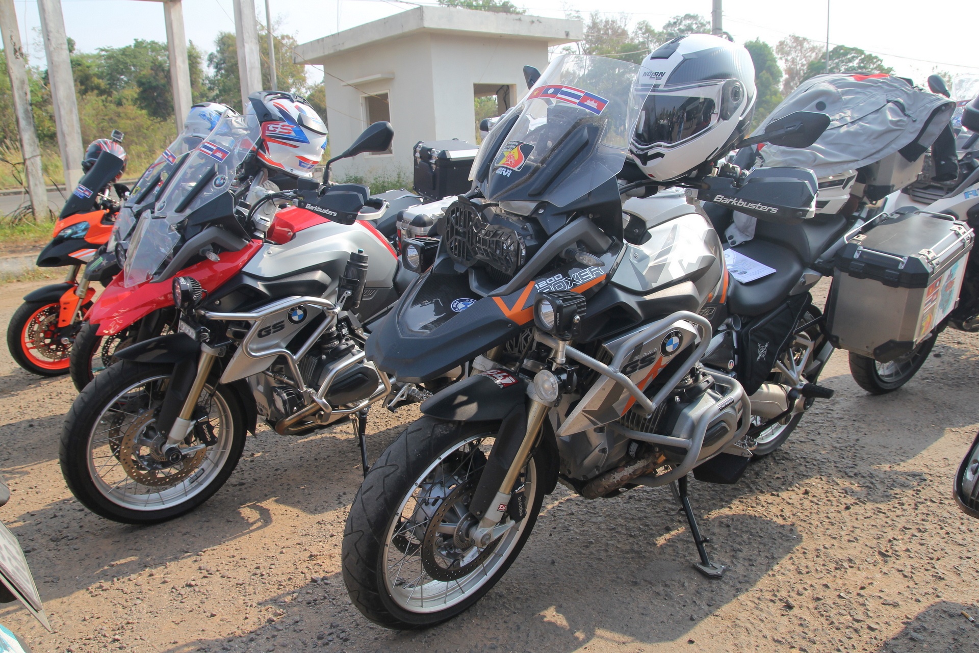 Hon 30 chiec BMW vuot 3.000 km tu VN qua Thai Lan hinh anh