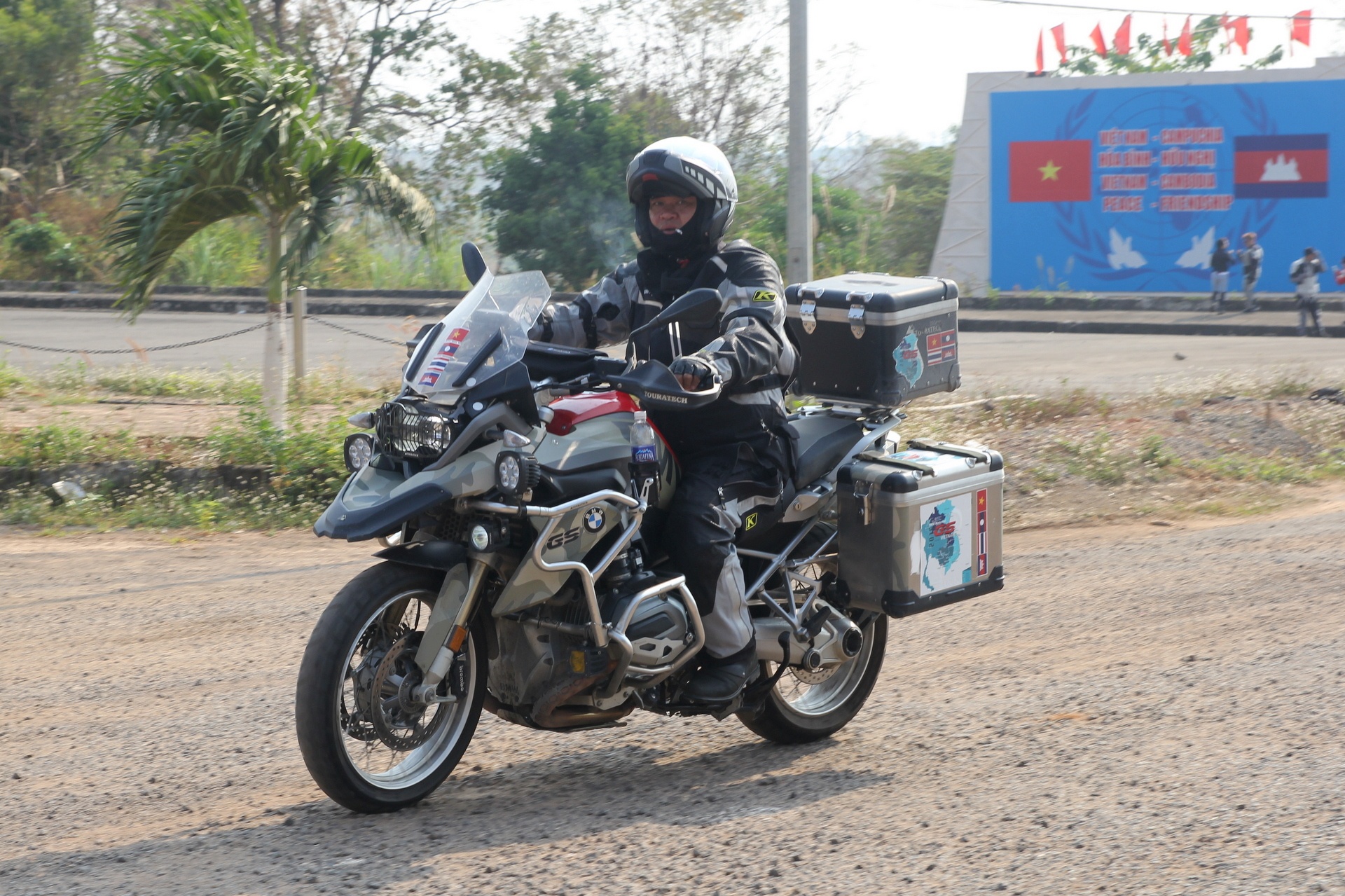 dua xe SBK,  World Superbike,  BMW GS Vietnam,  BMW Motorad,  xe duong truong,  adventure,  phuot,  di tour,  Campuchia,  Thai Lan anh 7
