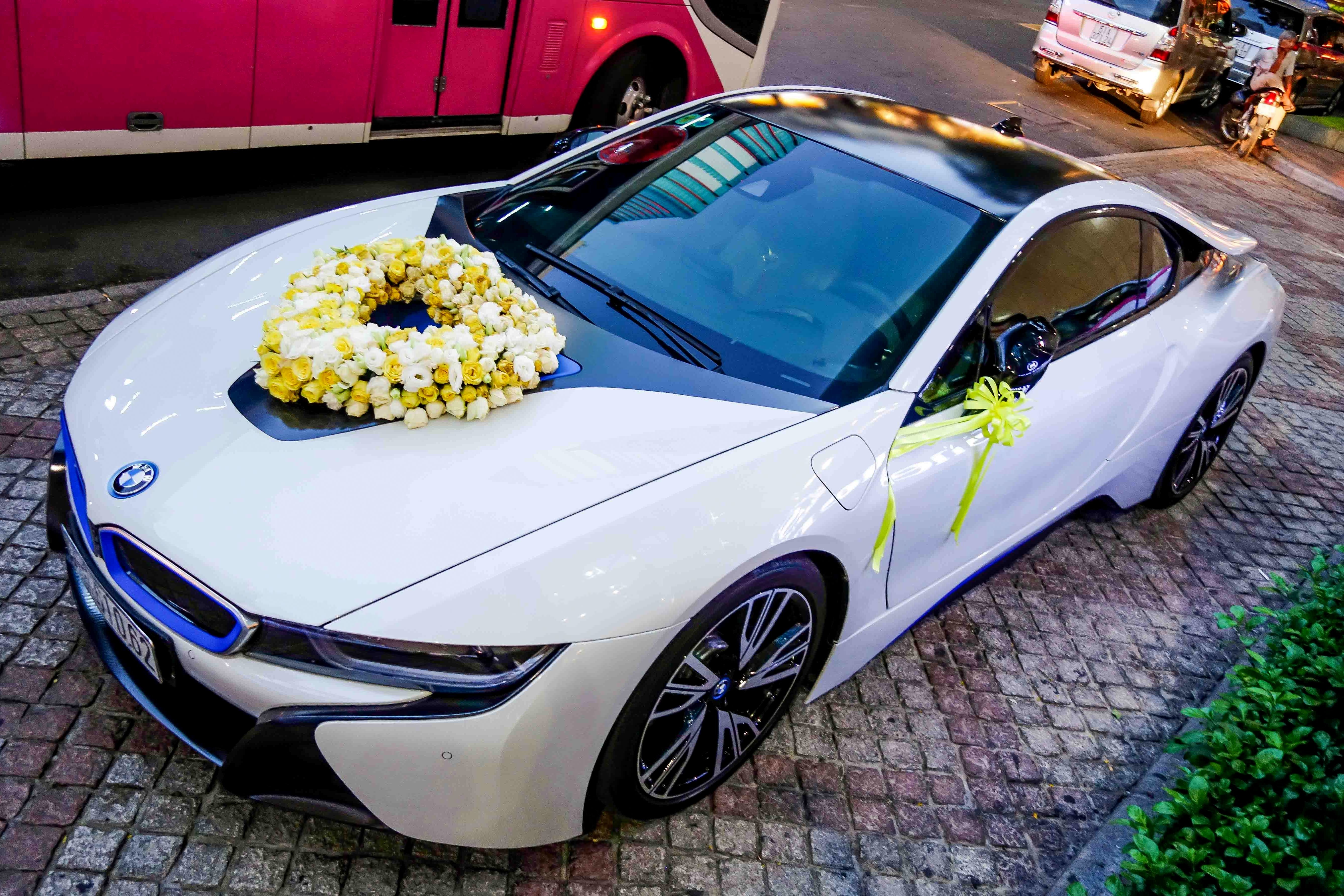 BMW i8 làm xe hoa ở Sài Gòn ảnh 1 BMW i8 lam xe hoa o Sai Gon anh 1