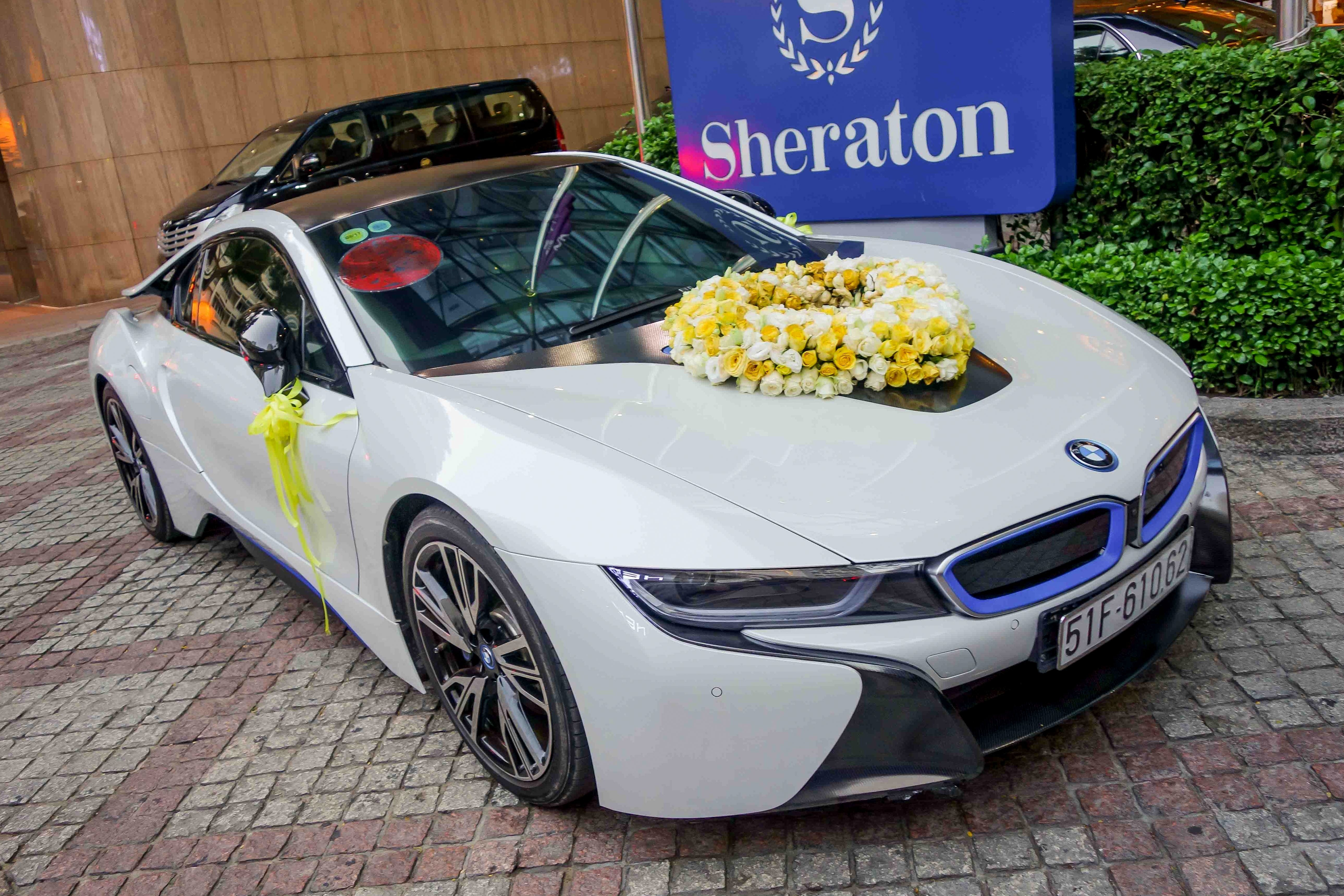 BMW i8 làm xe hoa ở Sài Gòn ảnh 4 BMW i8 lam xe hoa o Sai Gon anh 4