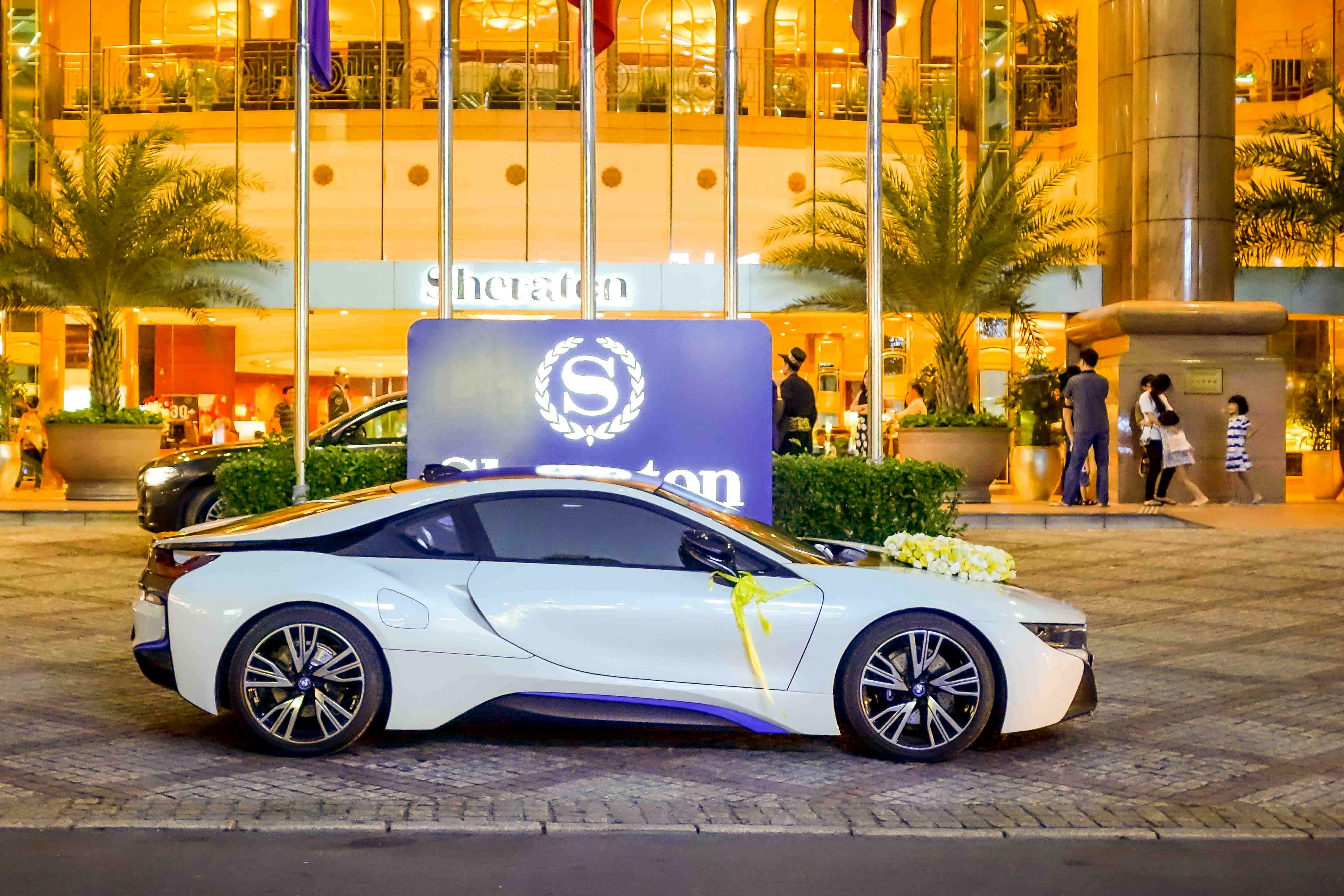 BMW i8 làm xe hoa ở Sài Gòn ảnh 5 BMW i8 lam xe hoa o Sai Gon anh 5
