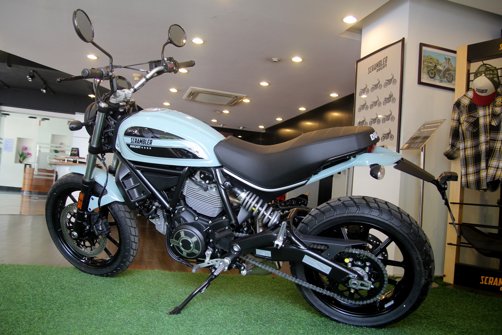 Anh chi tiet Ducati Scrambler re nhat moi ban tai Viet Nam hinh anh