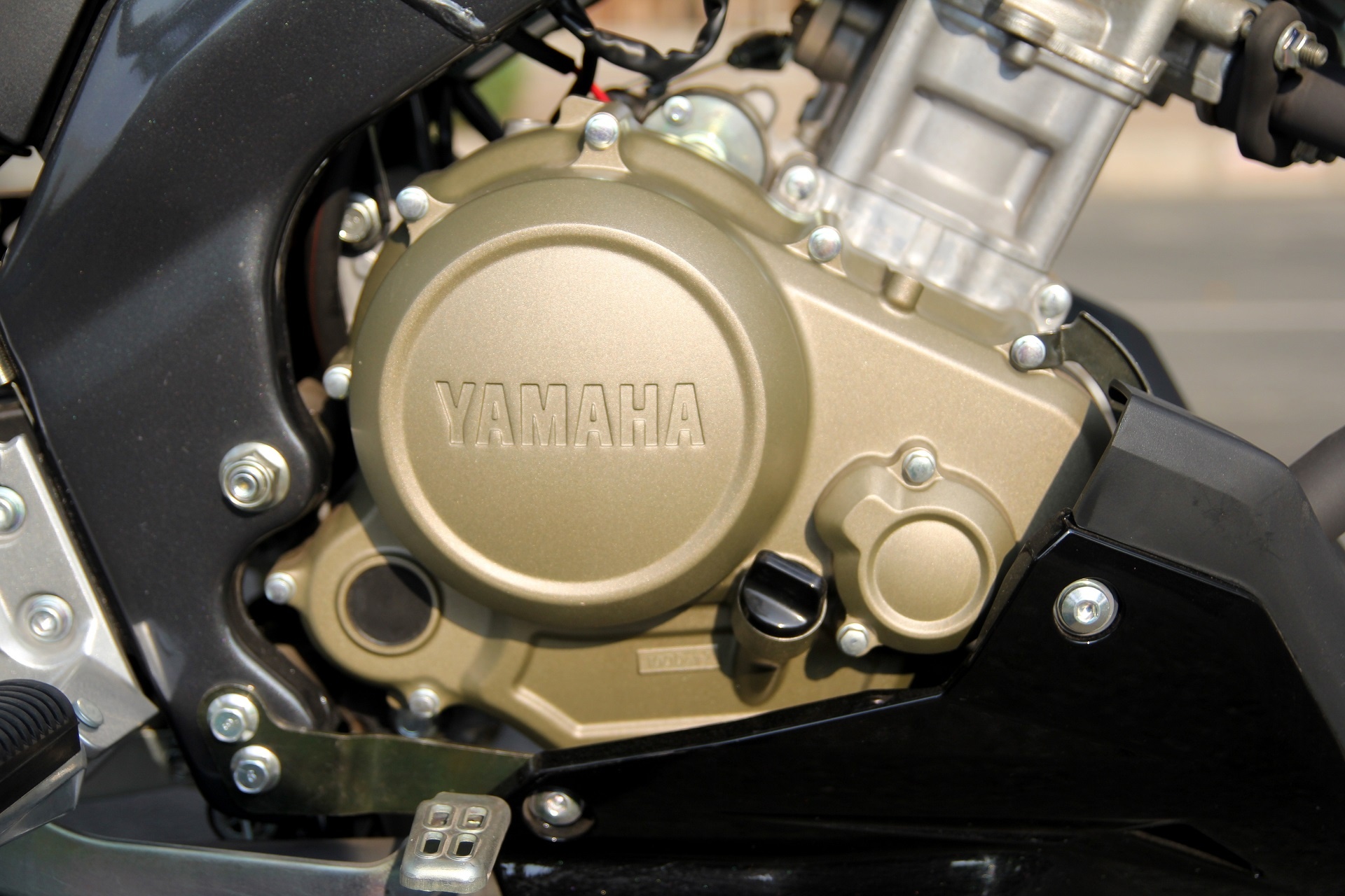 Yamaha FZ150i mau moi o Viet Nam anh 4