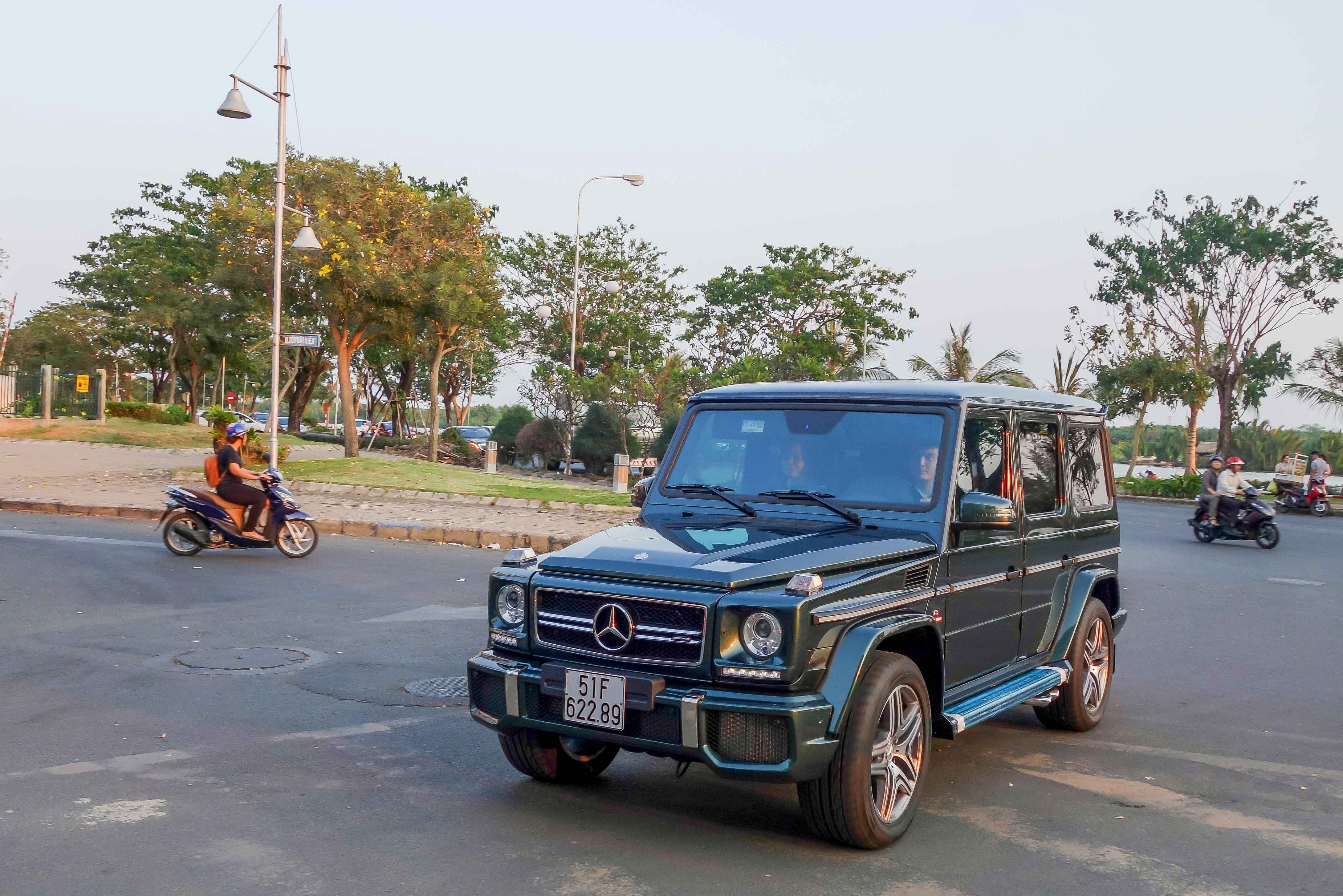 Mercedes G63 AMG màu lạ ở Sài Gòn ảnh 8 Mercedes G63 AMG mau la o Sai Gon anh 8