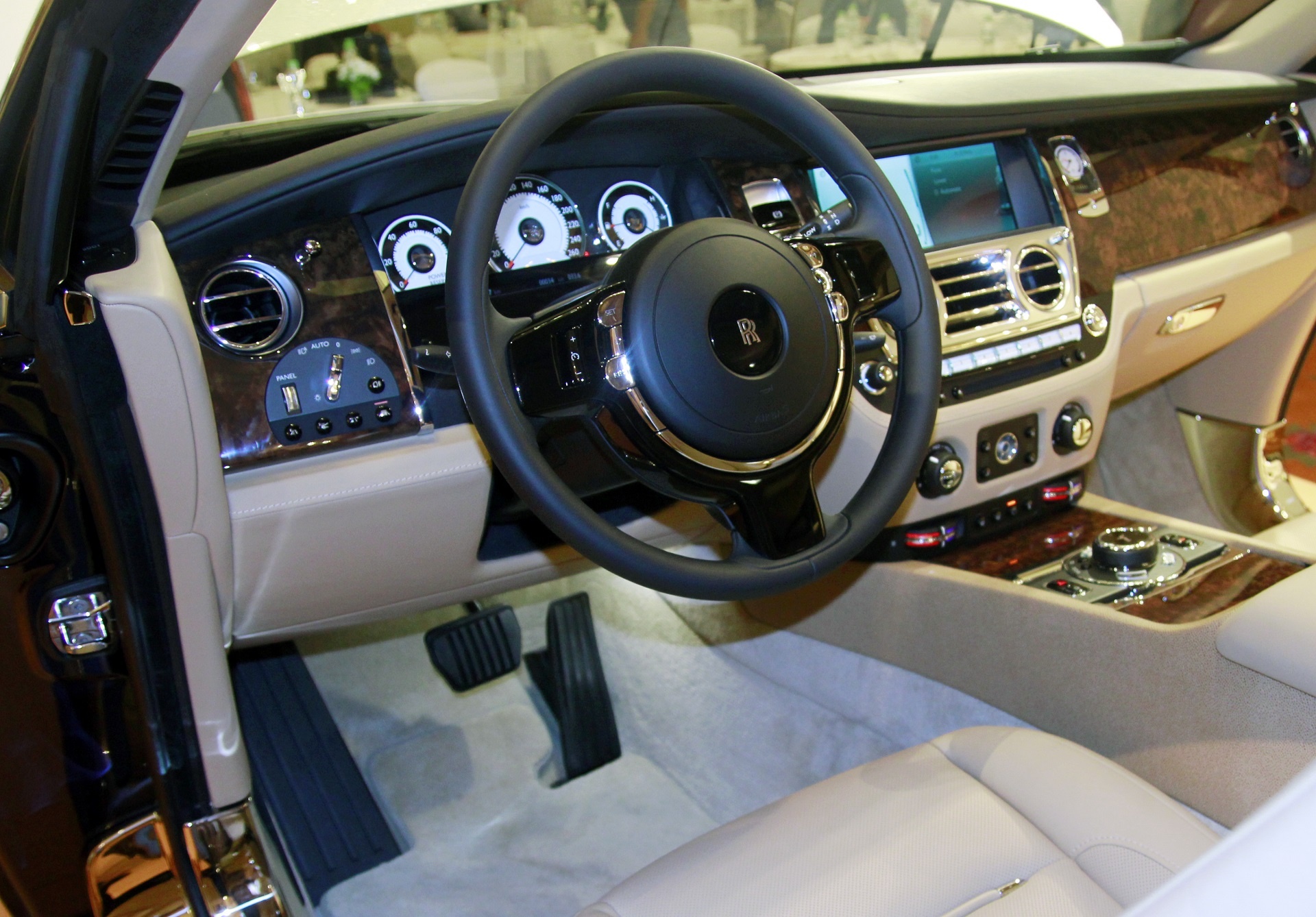 Rolls-Royce Wraith dau tien tai TP HCM anh 6