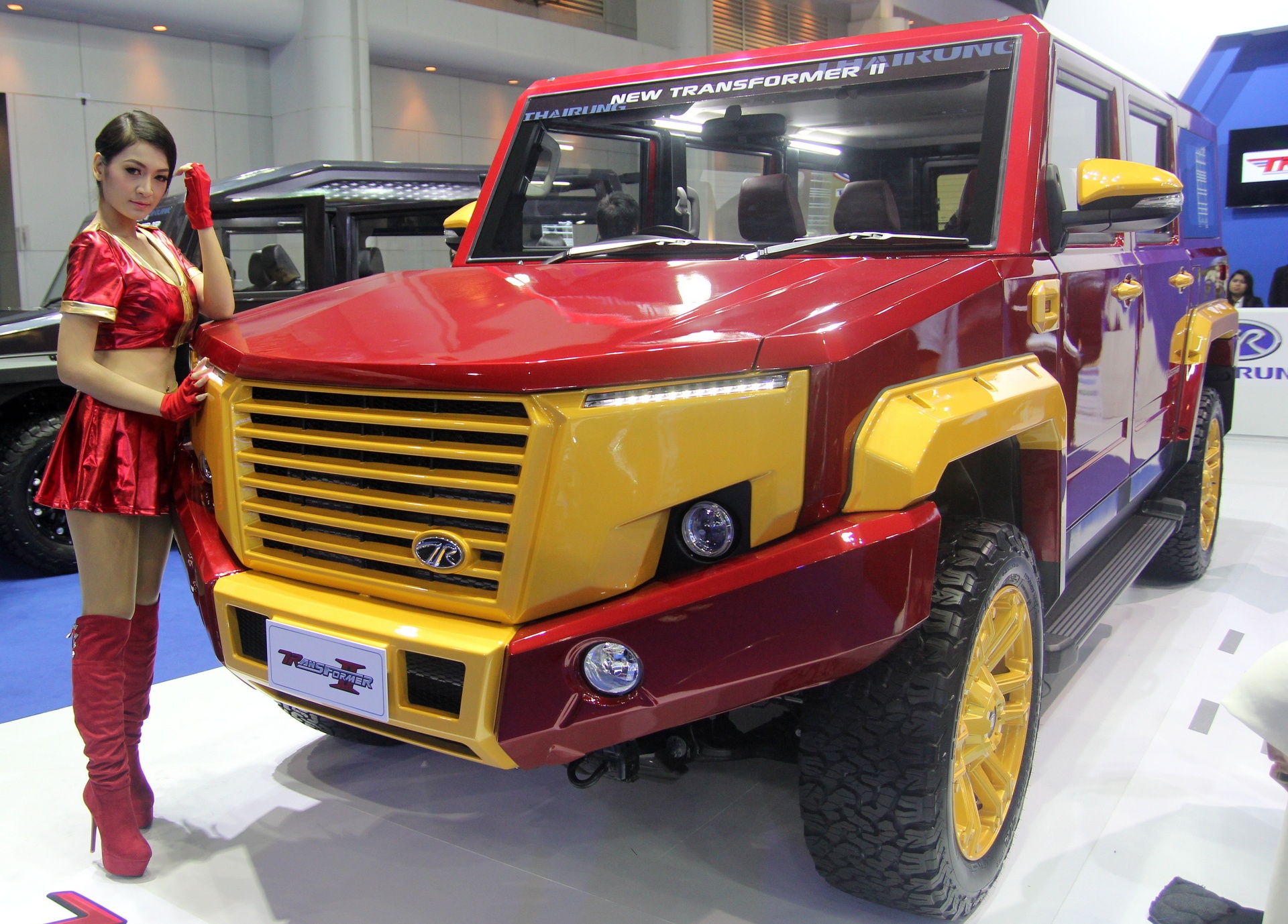 Toyota Hilux do phong cach Iron Man gia gan 1 ty dong hinh anh