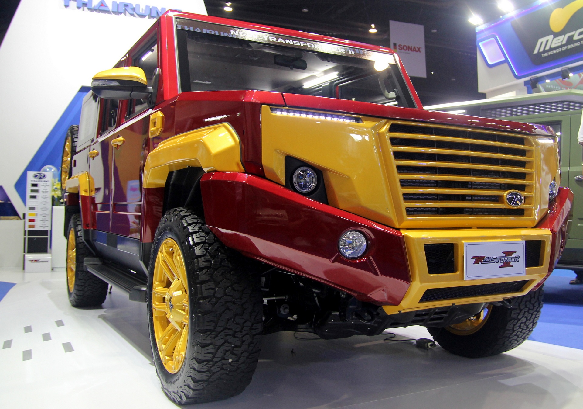 Toyota Hilux do phong cach Iron Man anh 2