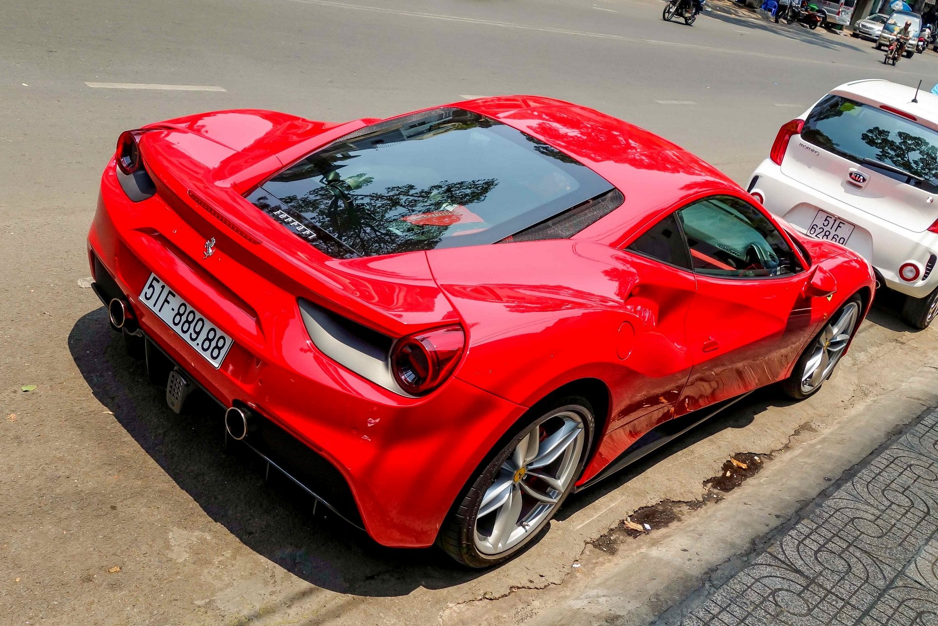 Ferrari 488 GTB dau tien Viet Nam anh 10
