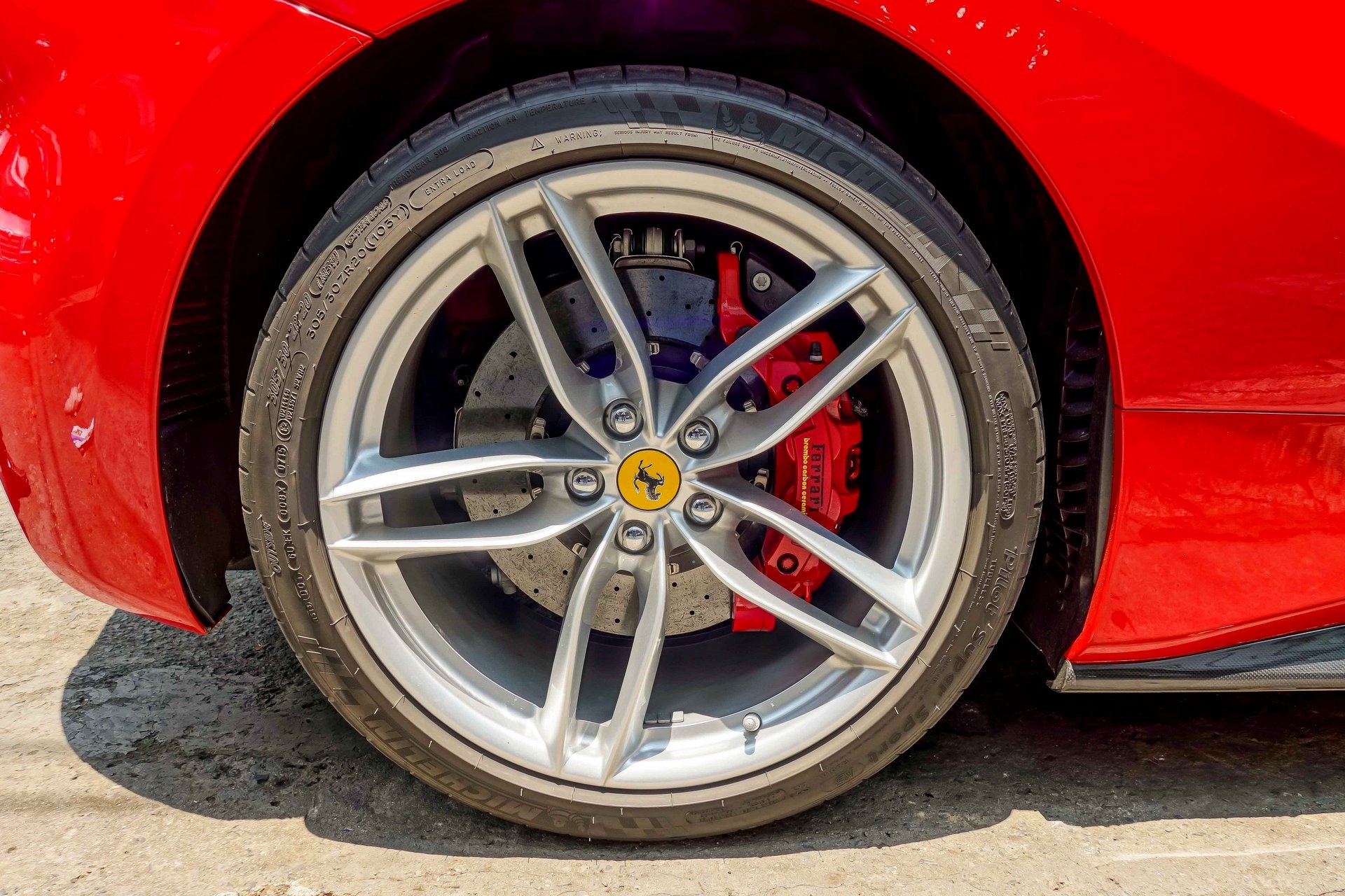 Ferrari 488 GTB dau tien Viet Nam anh 8