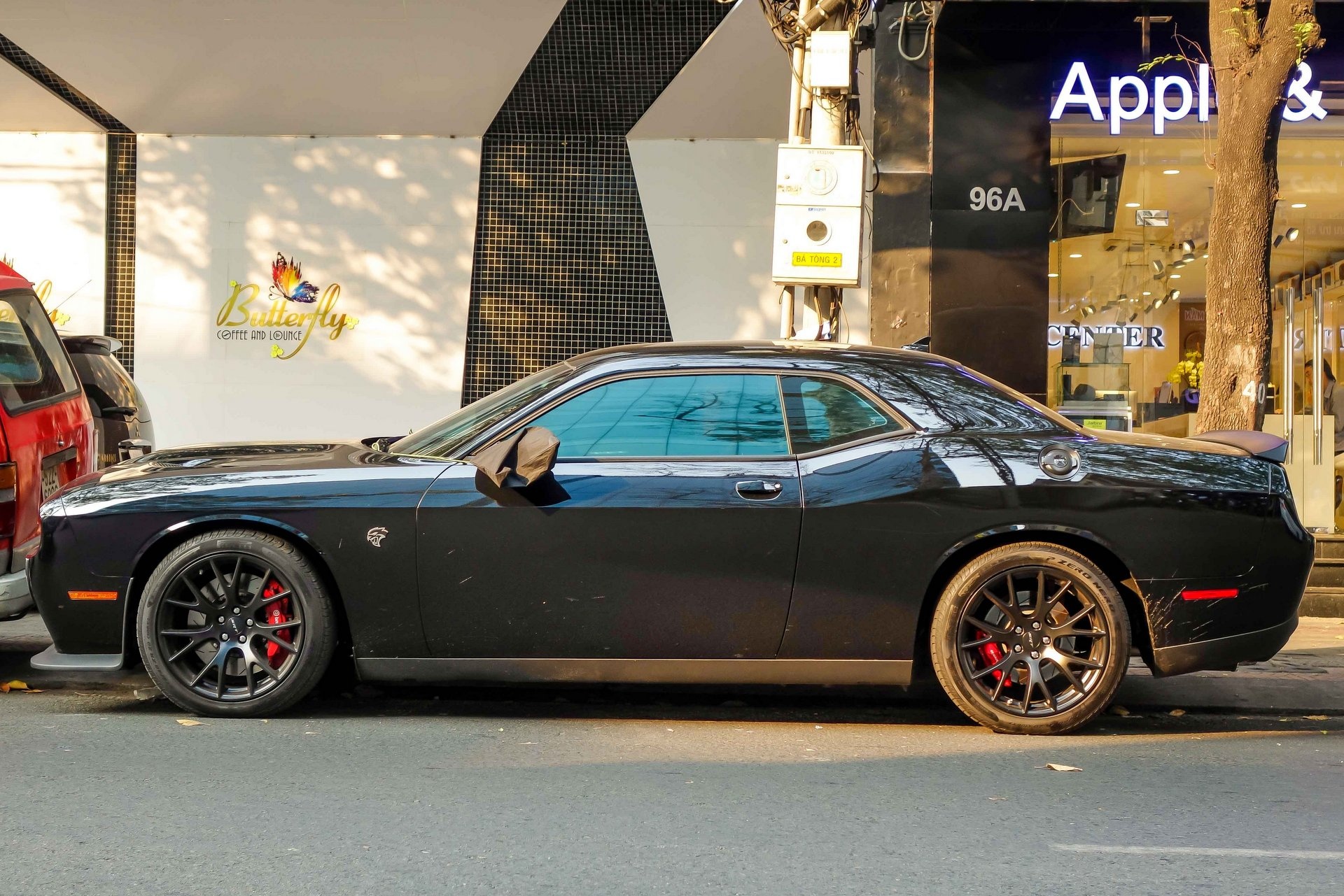 Challenger SRT-8 Hellcat đầu tiên tại Việt Nam ảnh 10 Challenger SRT-8 Hellcat dau tien tai Viet Nam anh 10
