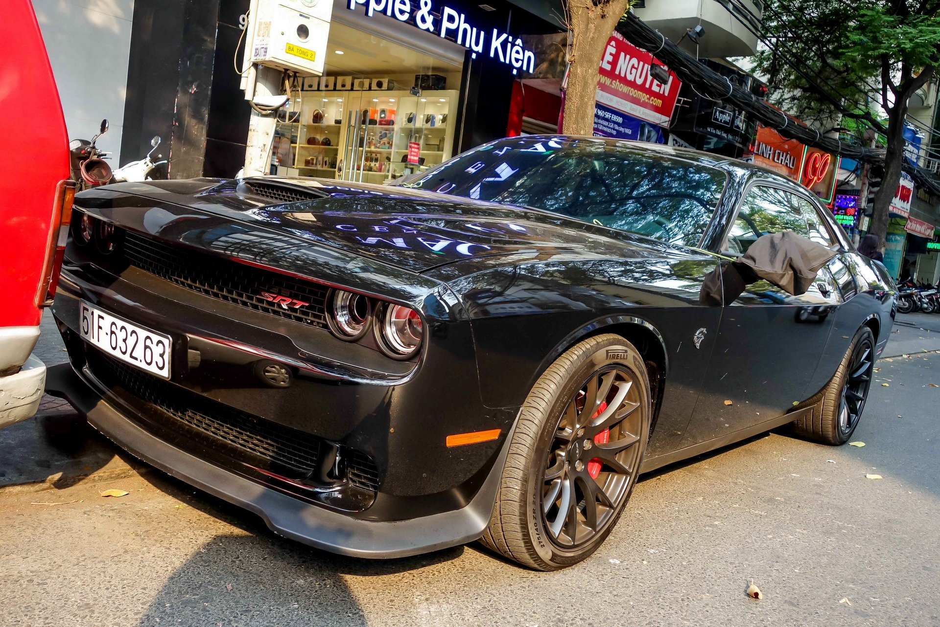 Challenger SRT-8 Hellcat đầu tiên tại Việt Nam ảnh 3 Challenger SRT-8 Hellcat dau tien tai Viet Nam anh 3