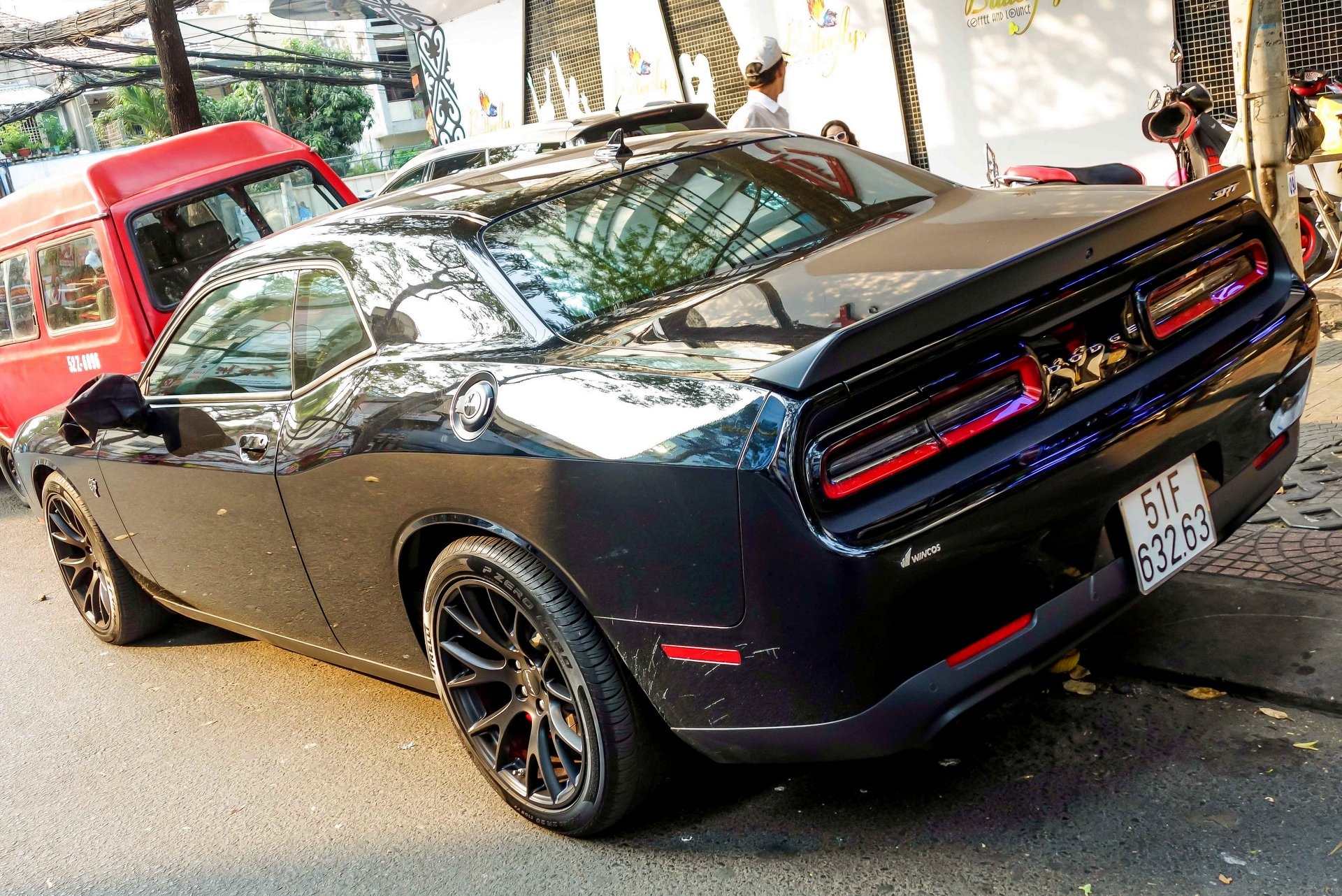 Challenger SRT-8 Hellcat đầu tiên tại Việt Nam ảnh 4 Challenger SRT-8 Hellcat dau tien tai Viet Nam anh 4
