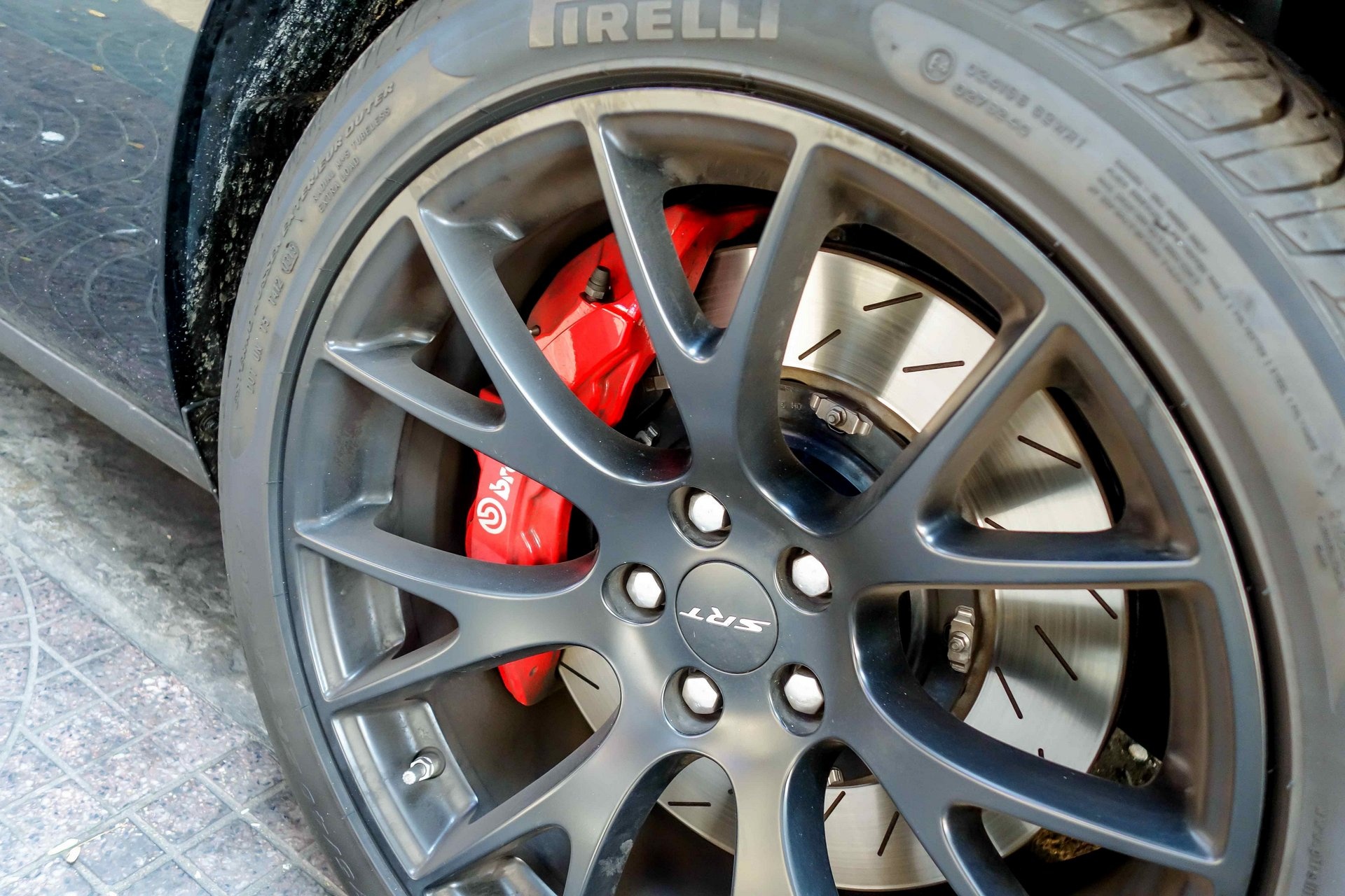 Challenger SRT-8 Hellcat đầu tiên tại Việt Nam ảnh 8 Challenger SRT-8 Hellcat dau tien tai Viet Nam anh 8