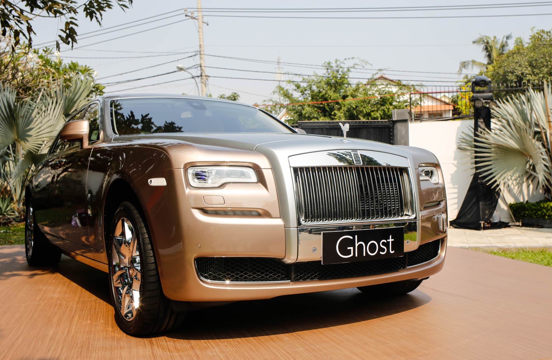 Rolls-Royce Ghost dac biet ra mat o Viet Nam anh 1
