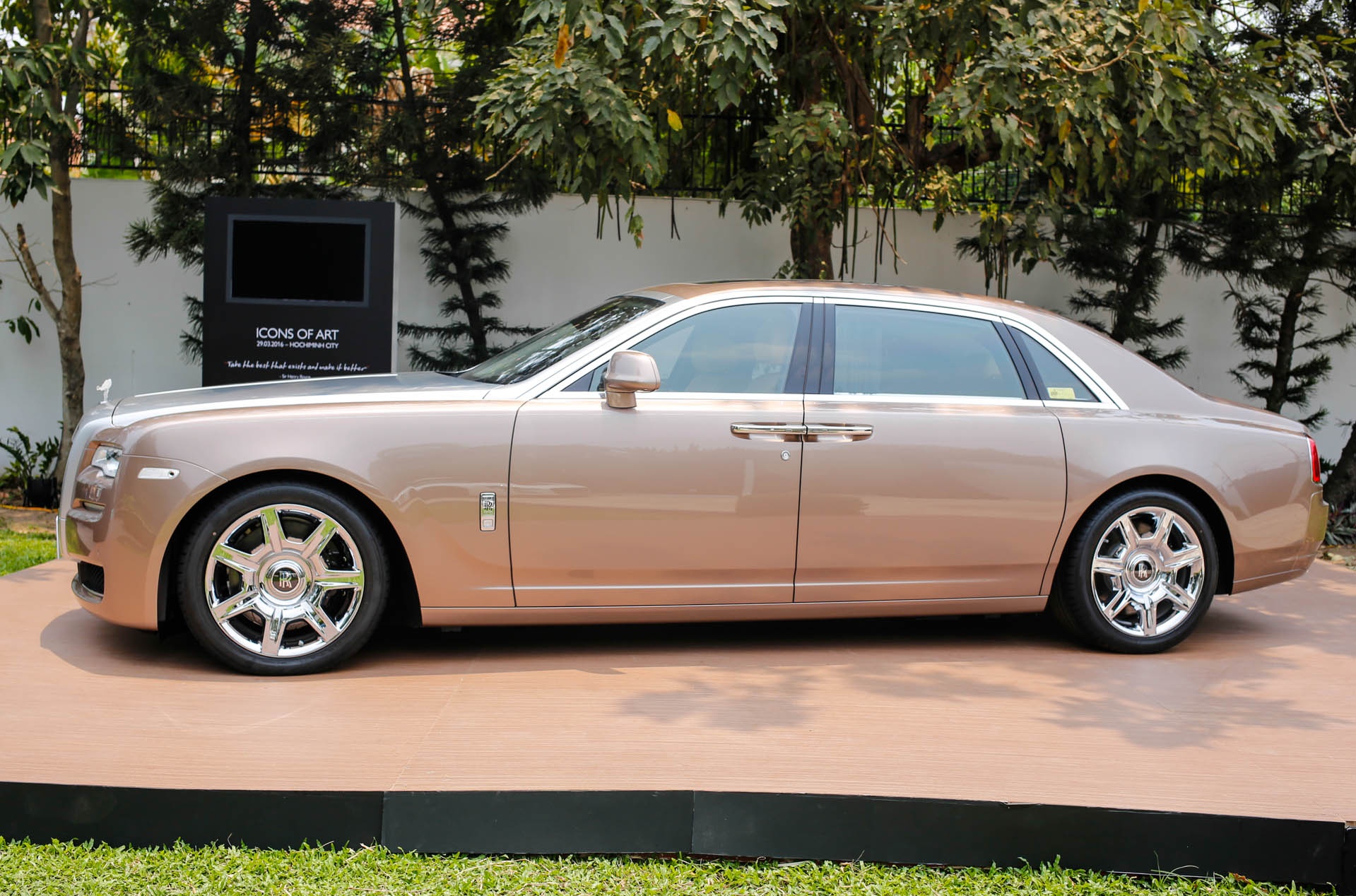 Rolls-Royce Ghost dac biet ra mat o Viet Nam anh 4