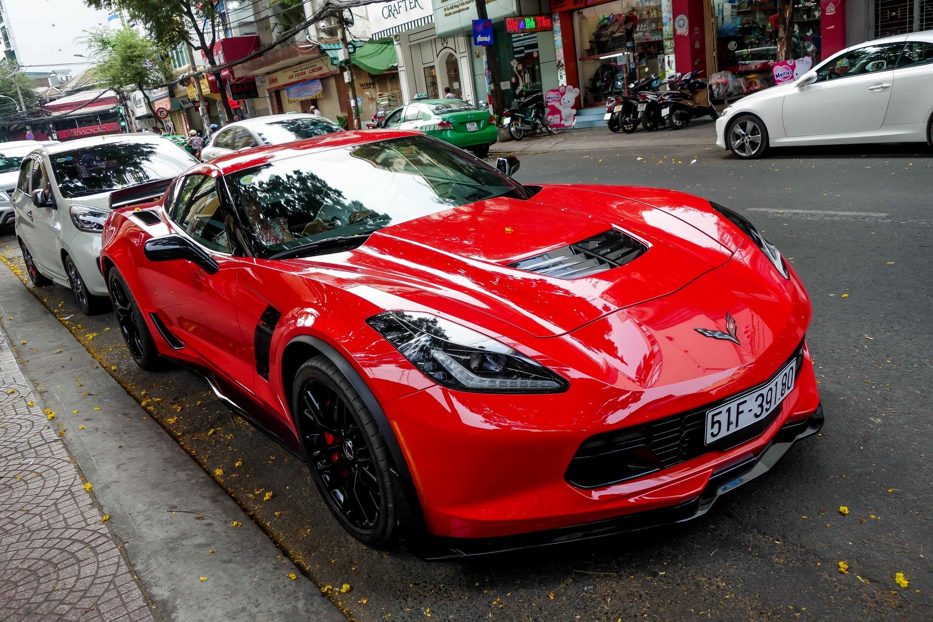 Sieu xe Chevrolet Corvette Z06 ra bien so anh 2