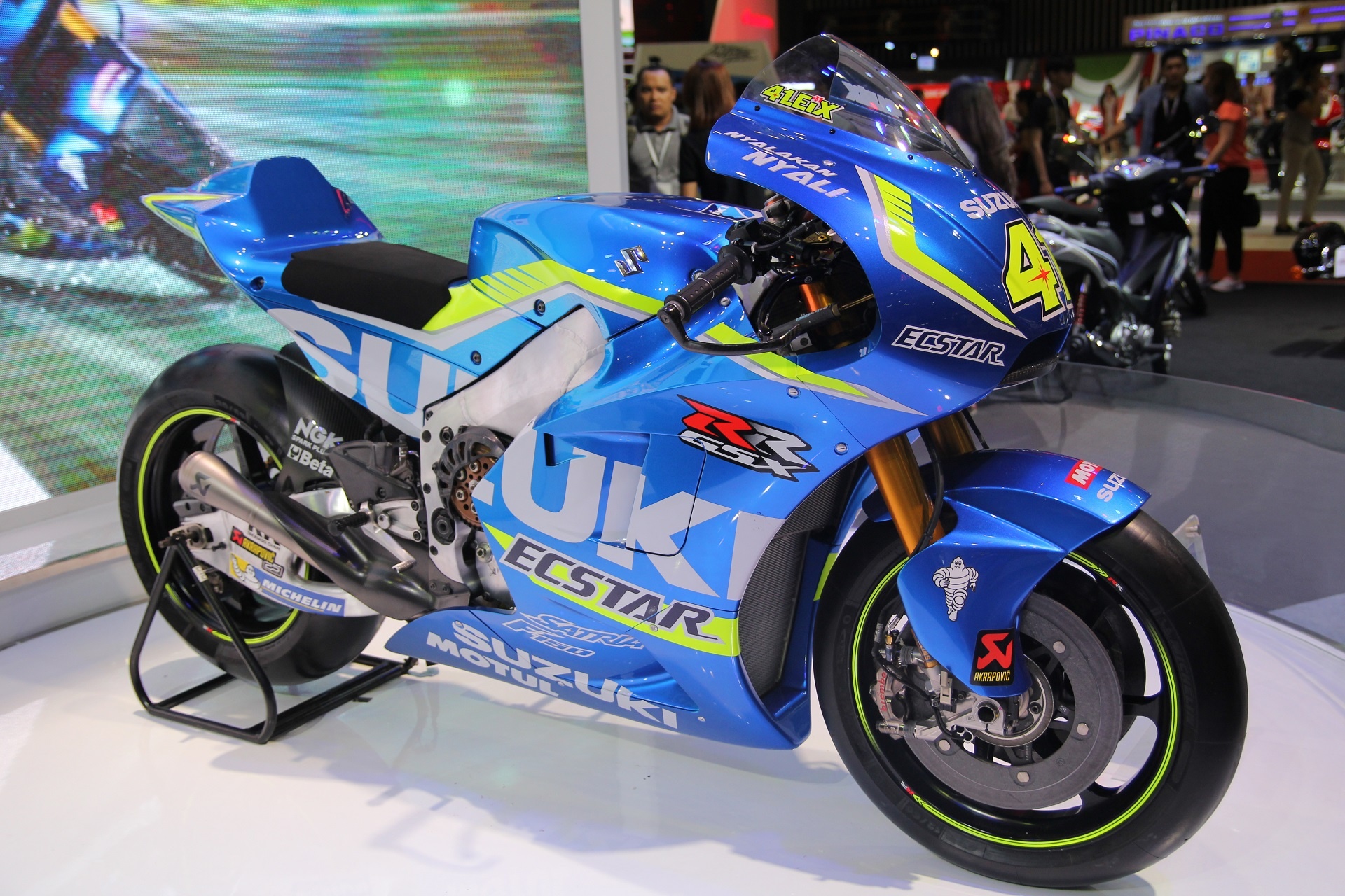 Suzuki GSX-RR tai Vietnam Motorcycle Show anh 1