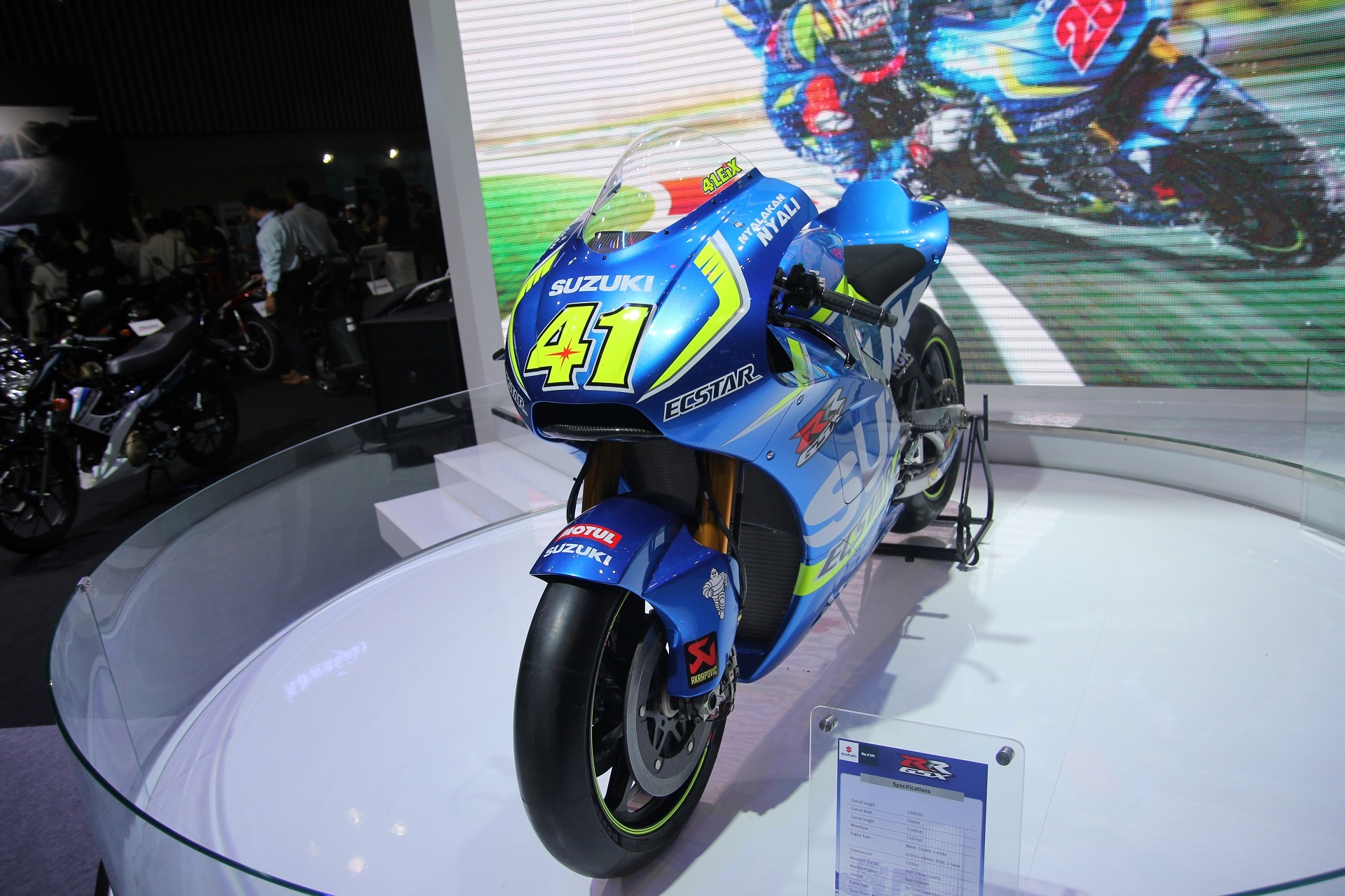 Suzuki GSX-RR tai Vietnam Motorcycle Show anh 2