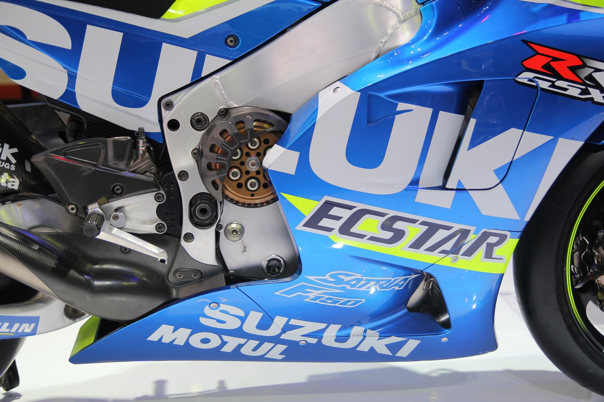 Suzuki GSX-RR tai Vietnam Motorcycle Show anh 3