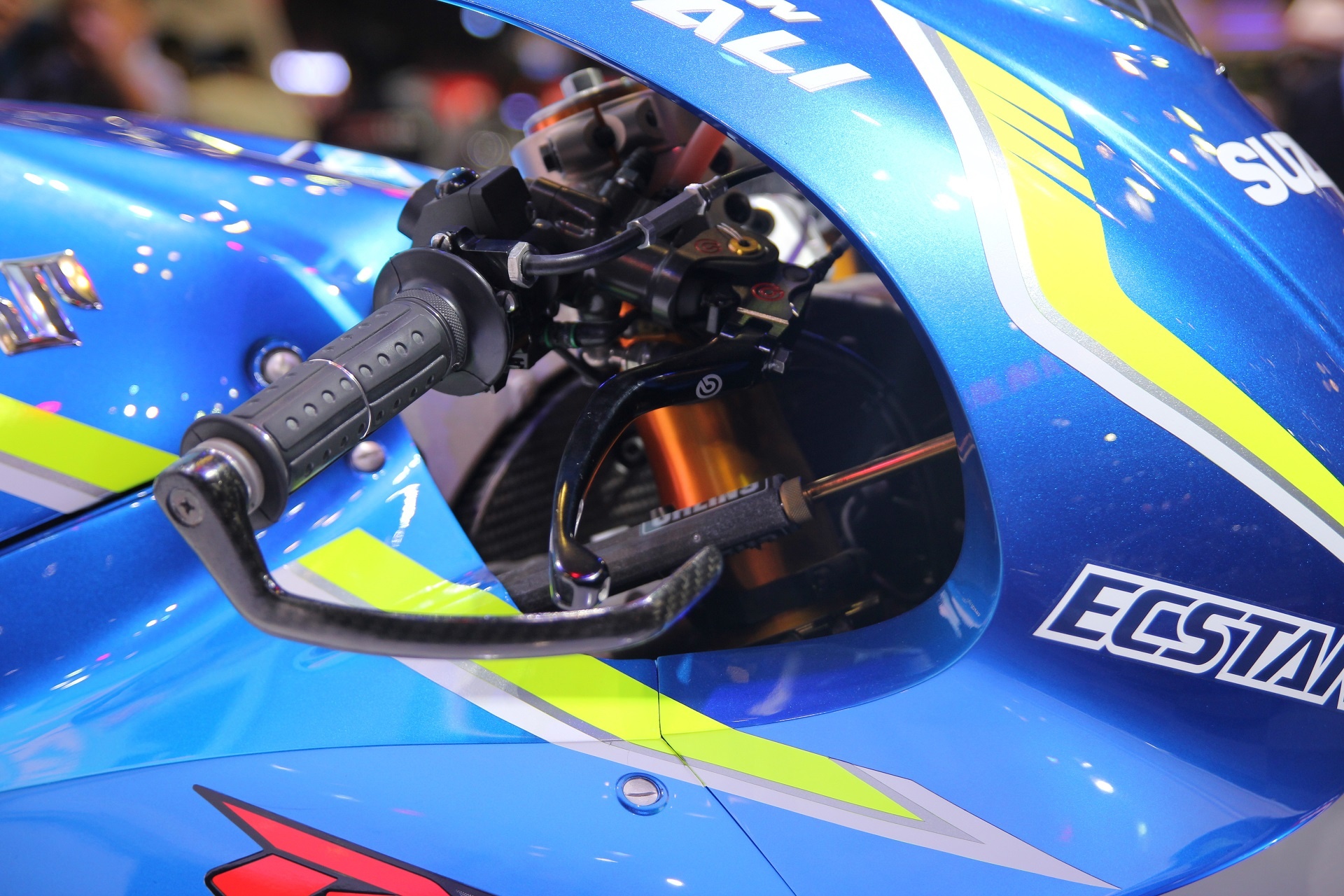 Suzuki GSX-RR tai Vietnam Motorcycle Show anh 9