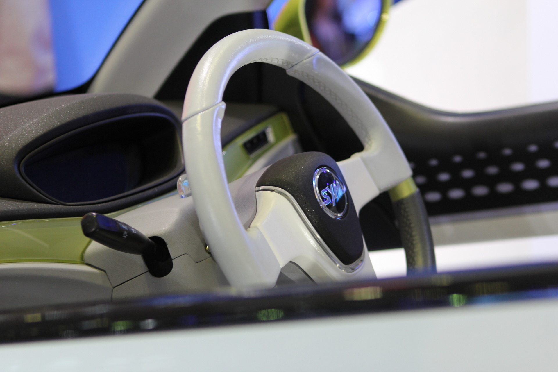 Oto dien cua SYM tai Viet Nam anh 7