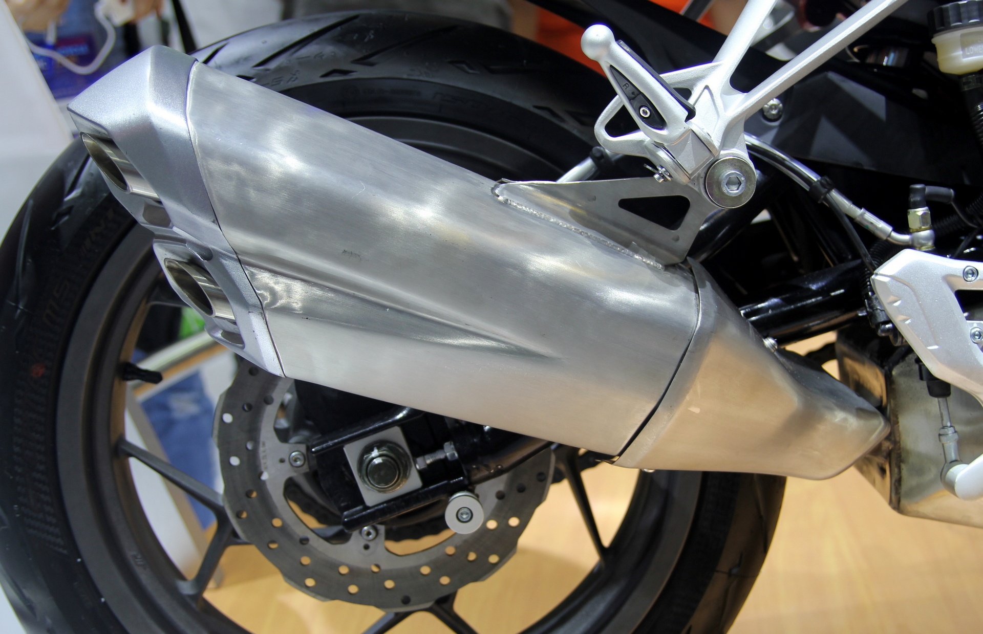 Xe con tay Benelli Tornado 302 ra mat tai Viet Nam anh 10