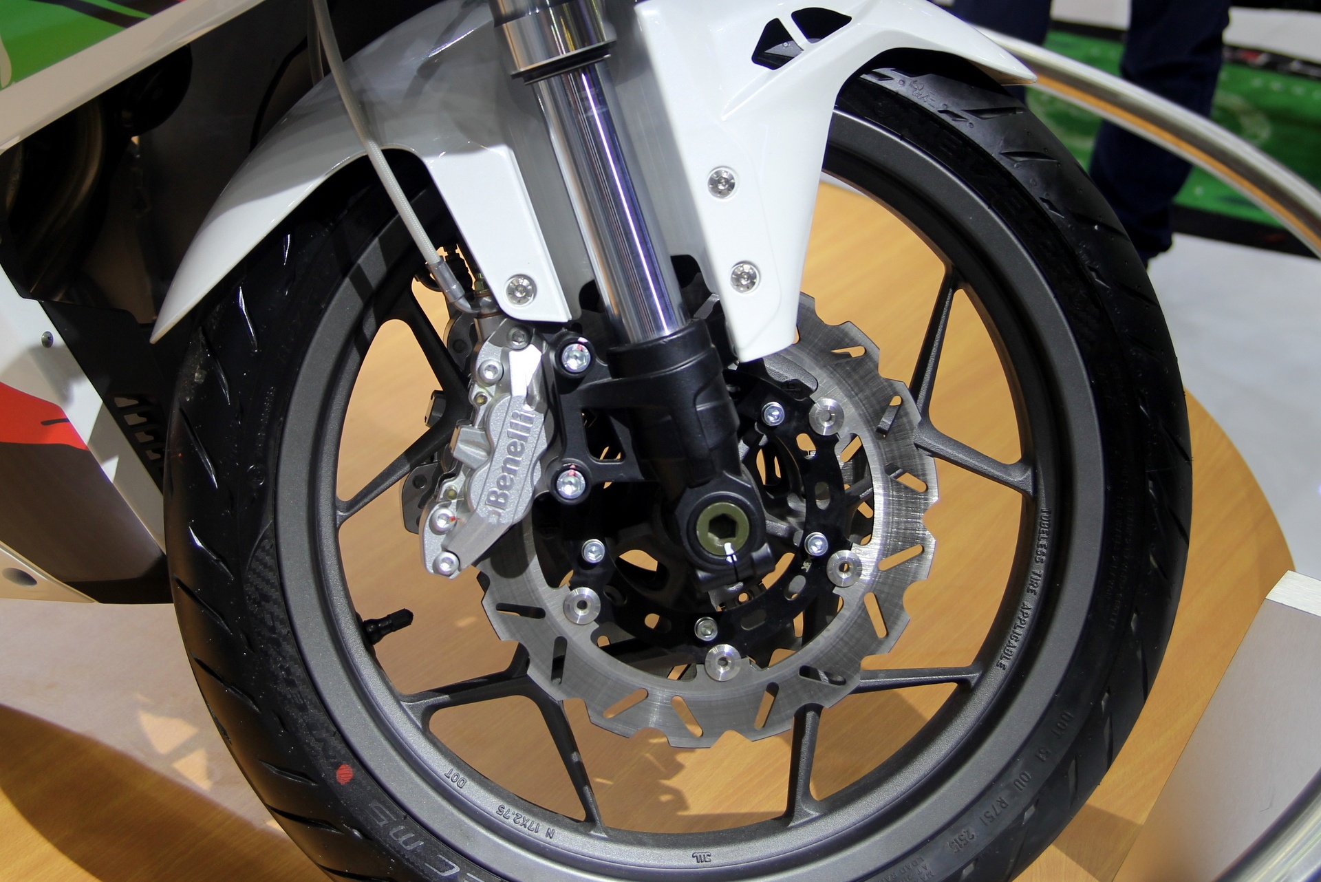 Xe con tay Benelli Tornado 302 ra mat tai Viet Nam anh 6