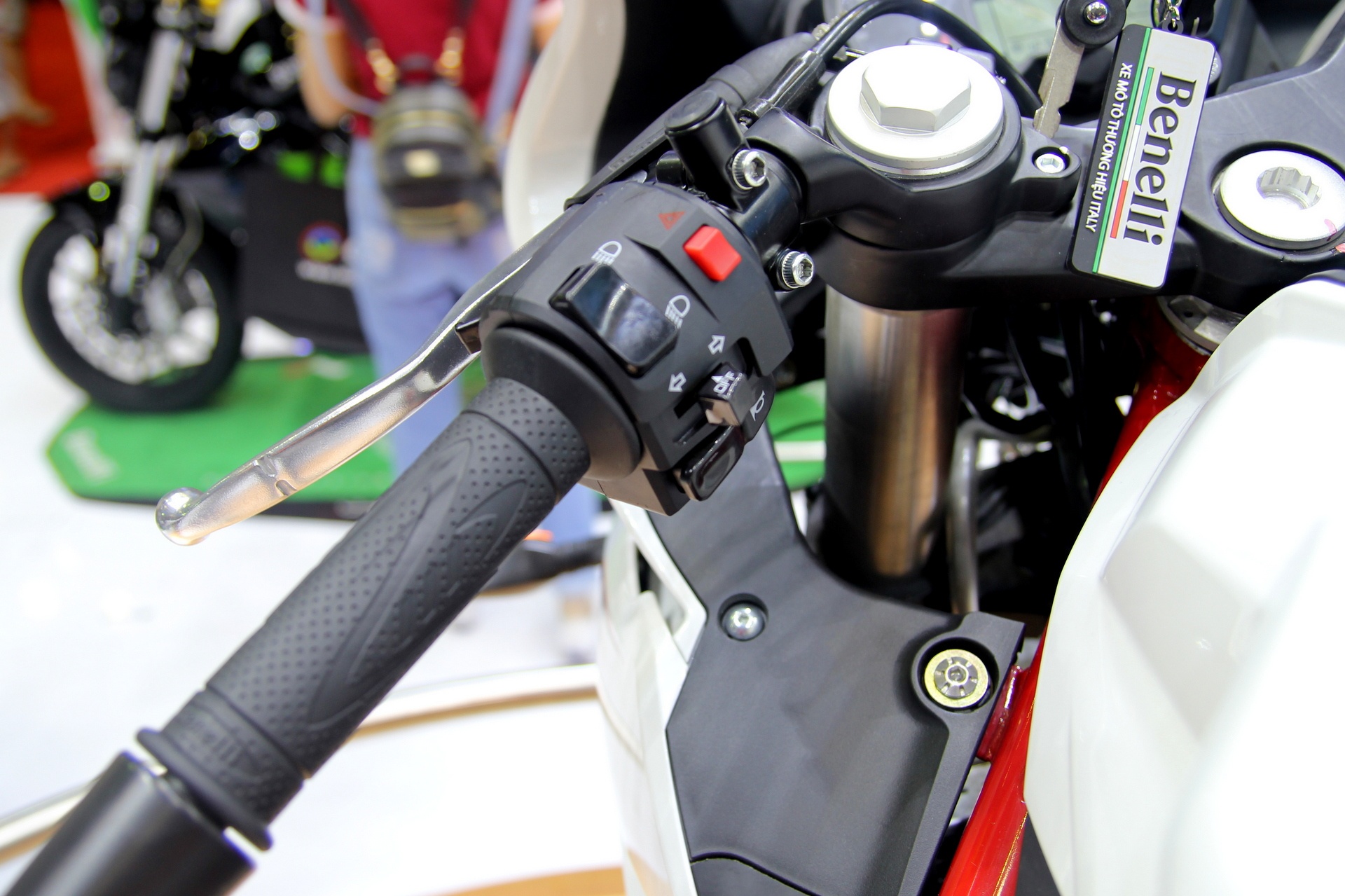 Xe con tay Benelli Tornado 302 ra mat tai Viet Nam anh 9