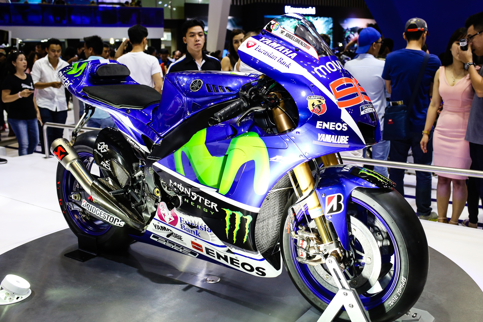 Yamaha M1 tai Viet Nam - xe vo dich MotoGP 2015 hinh anh