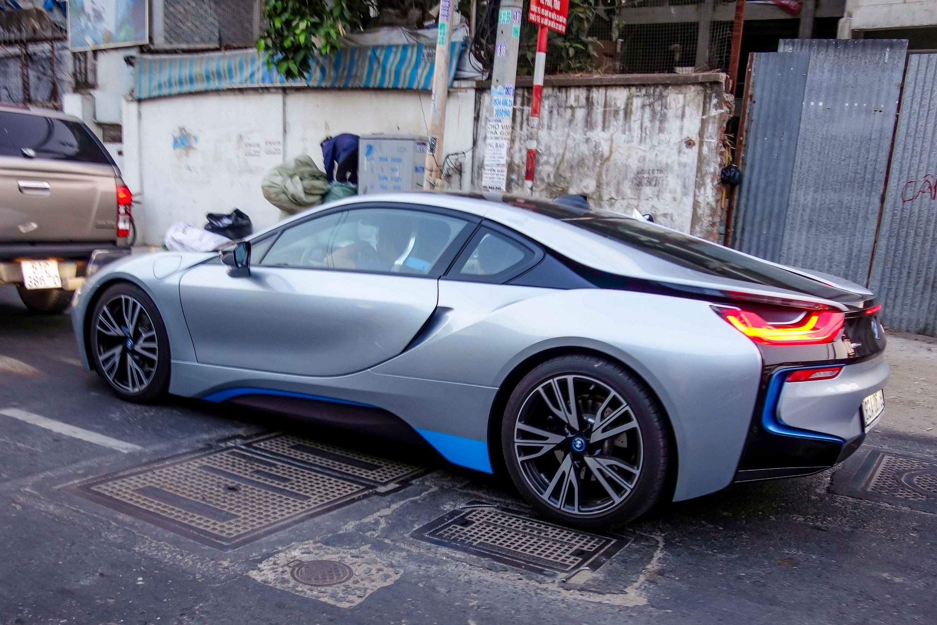 BMW i8 của thiếu gia vé số Sóc Trăng ảnh 2 BMW i8 cua thieu gia ve so Soc Trang anh 2