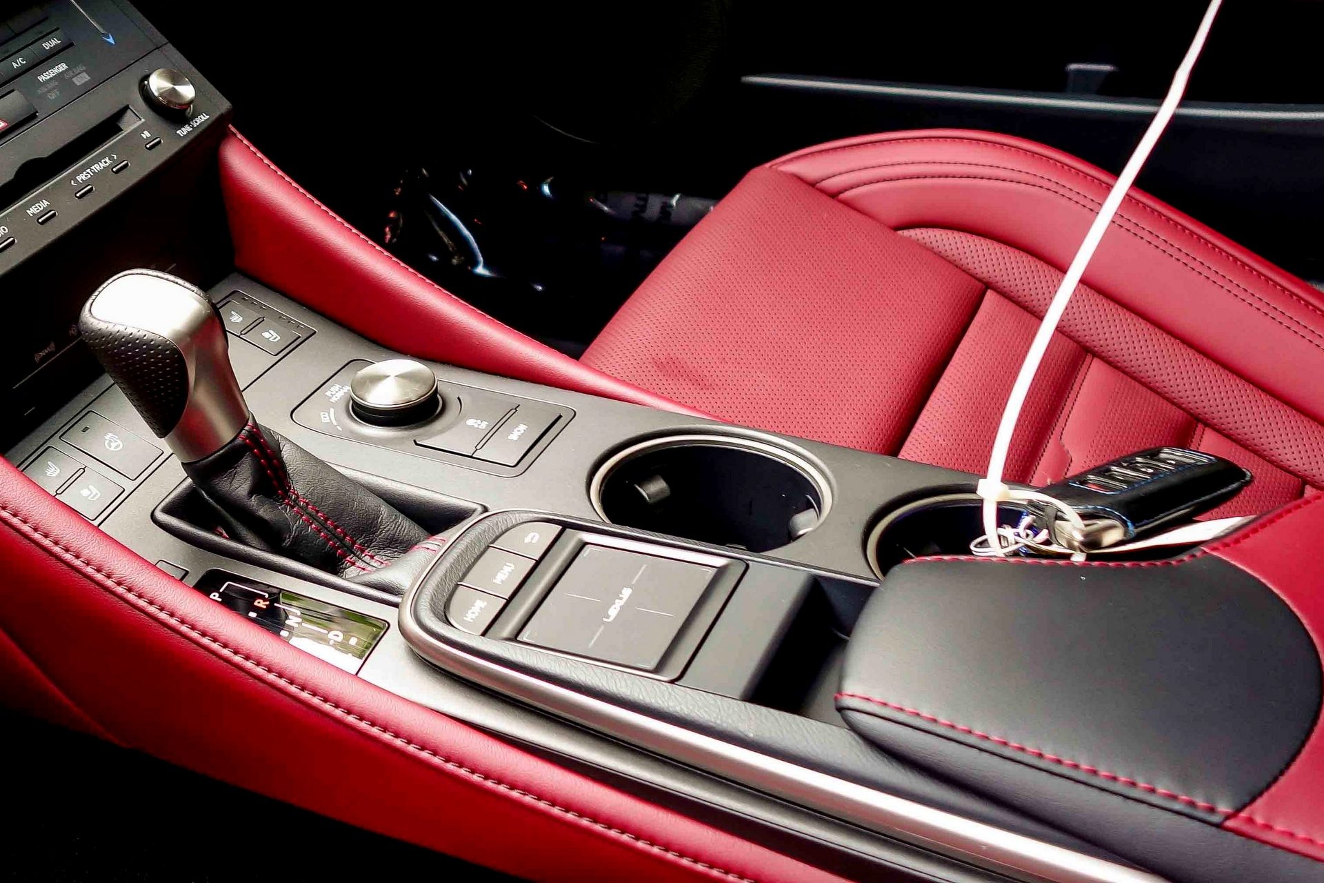 Lexus RC350 F-Sport dau tien tai Viet Nam anh 13