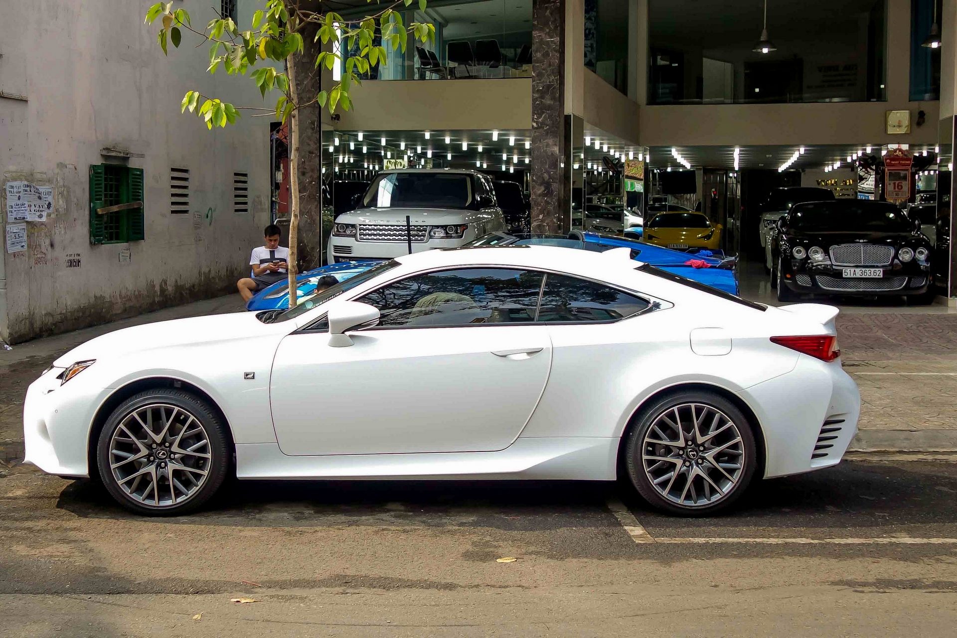 Lexus RC350 F-Sport dau tien tai Viet Nam anh 3