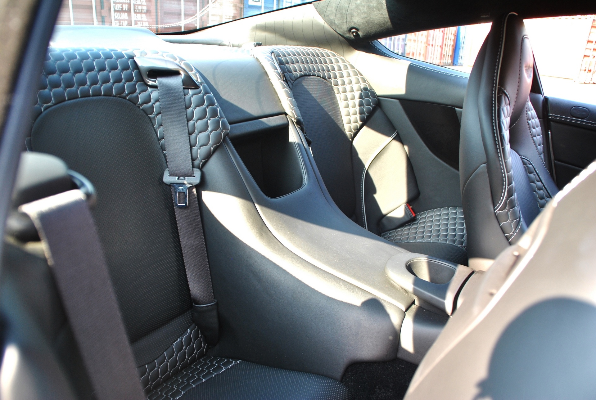 Sieu xe Aston Martin Vanquish anh 7