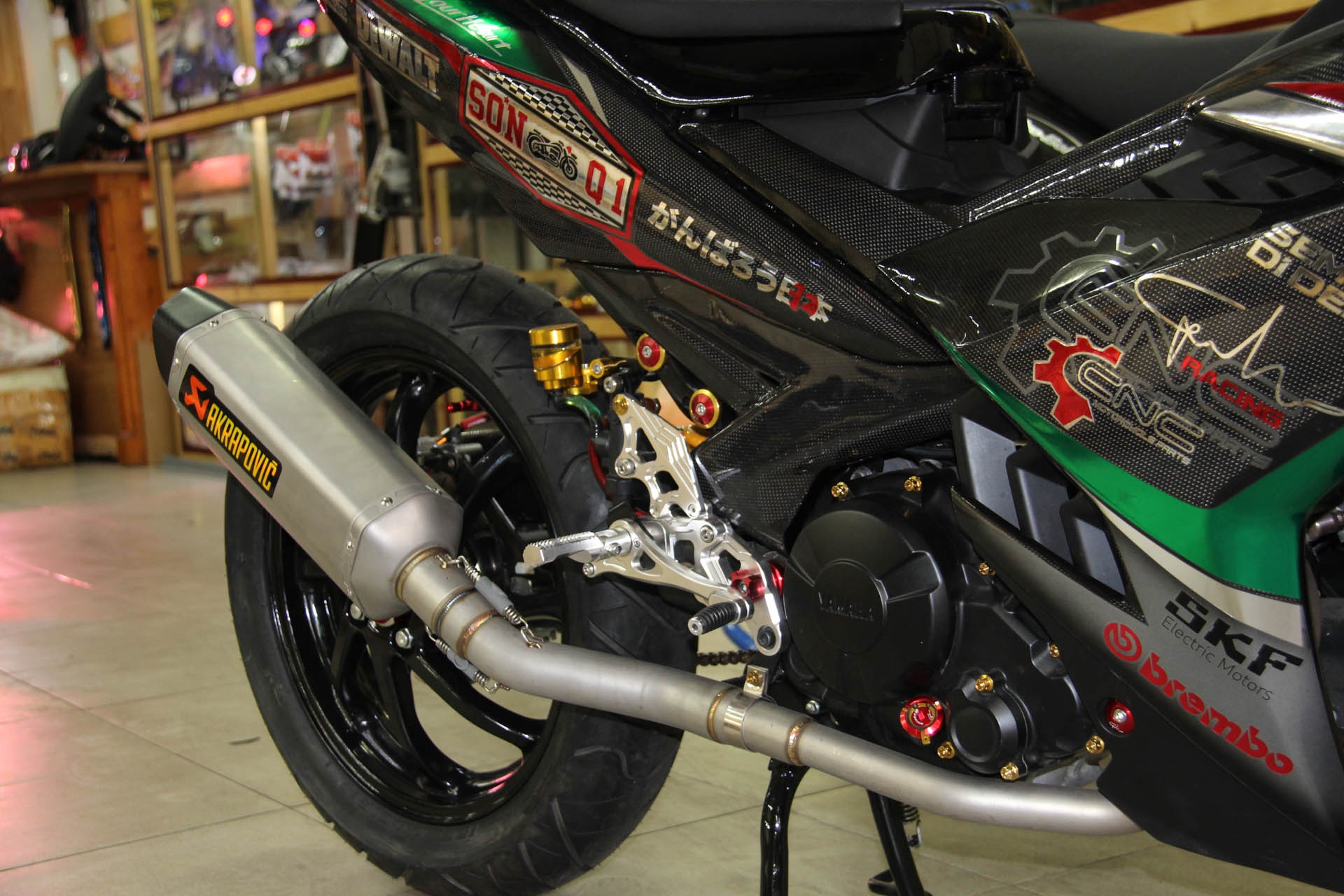 Exciter do carbon o Sai Gon anh 11