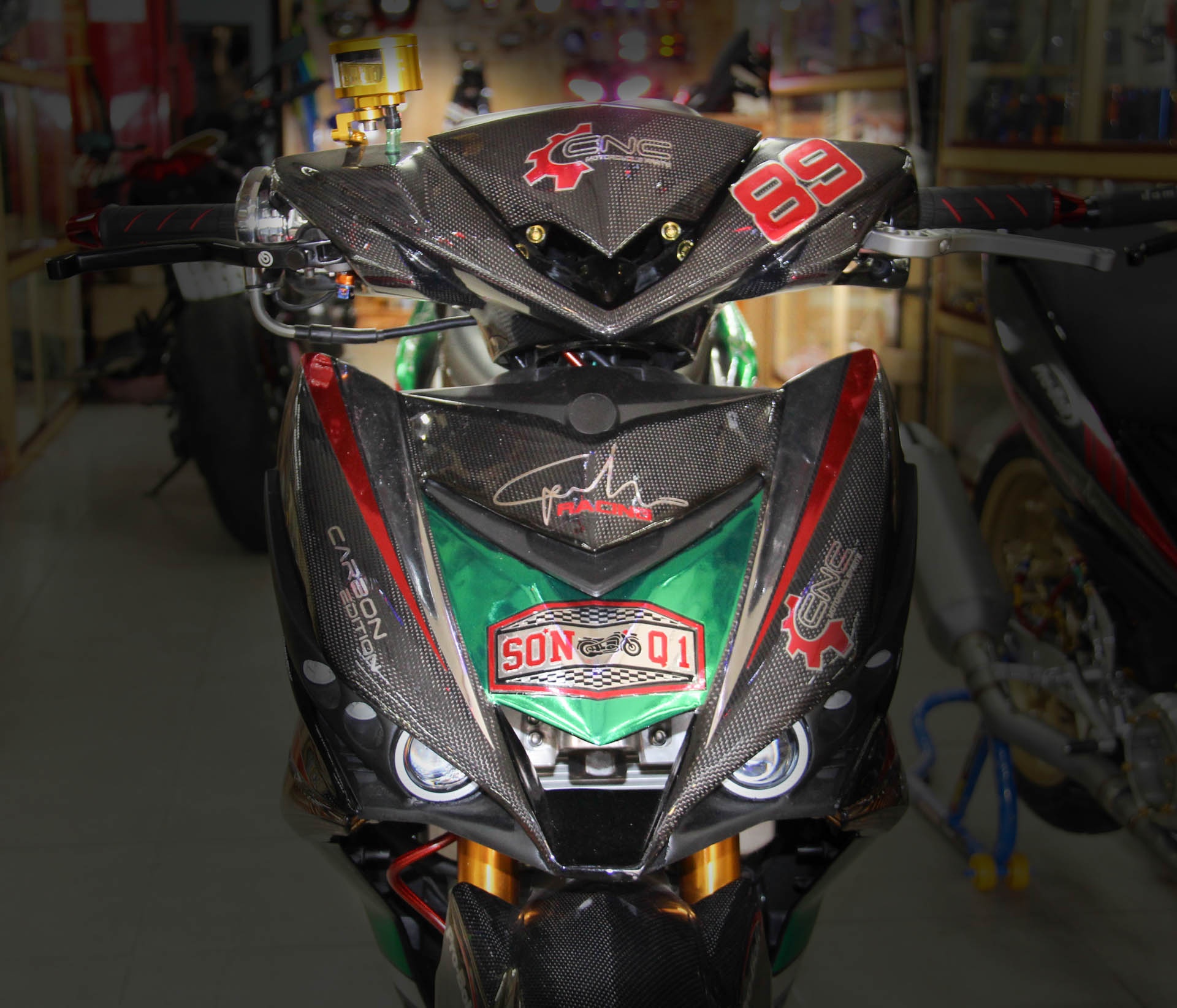 Exciter do carbon o Sai Gon anh 9