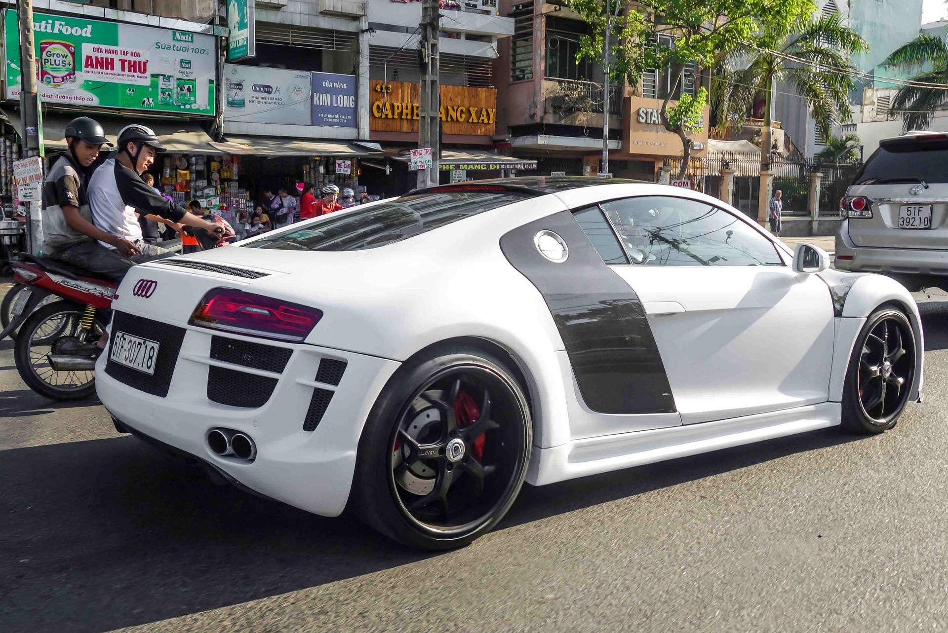 Sieu xe Audi R8 do po Capristo xuat hien tren pho Sai Gon hinh anh