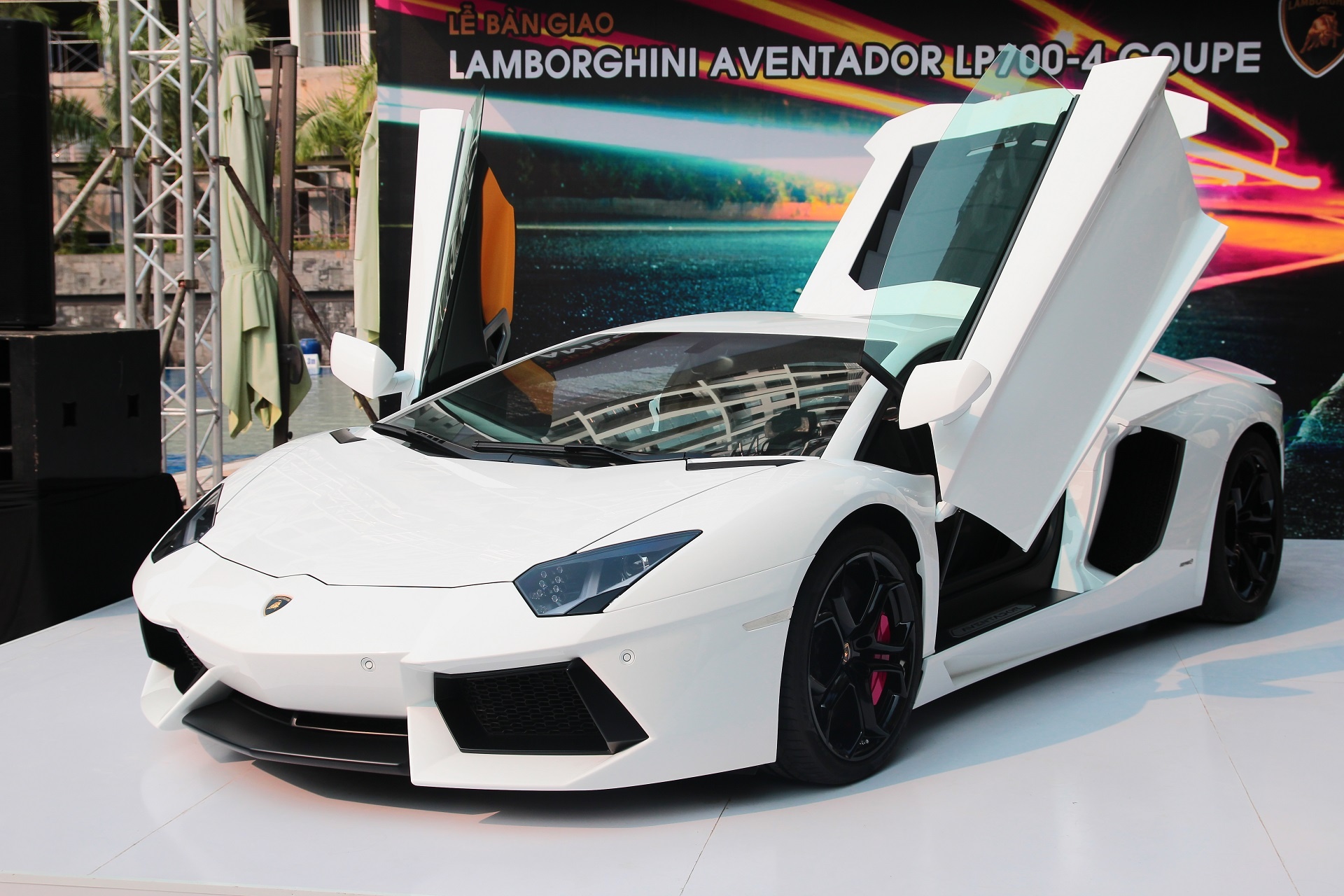 Sieu xe Aventador gia hon 22 ty ve tay dai gia Sai Gon hinh anh