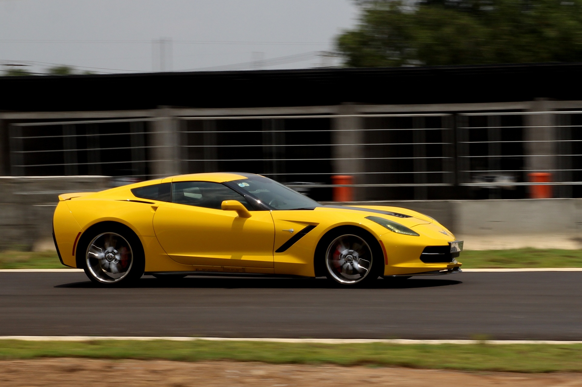 Dan sieu xe thu toc do o truong dua dau tien cua Viet Nam hinh anh