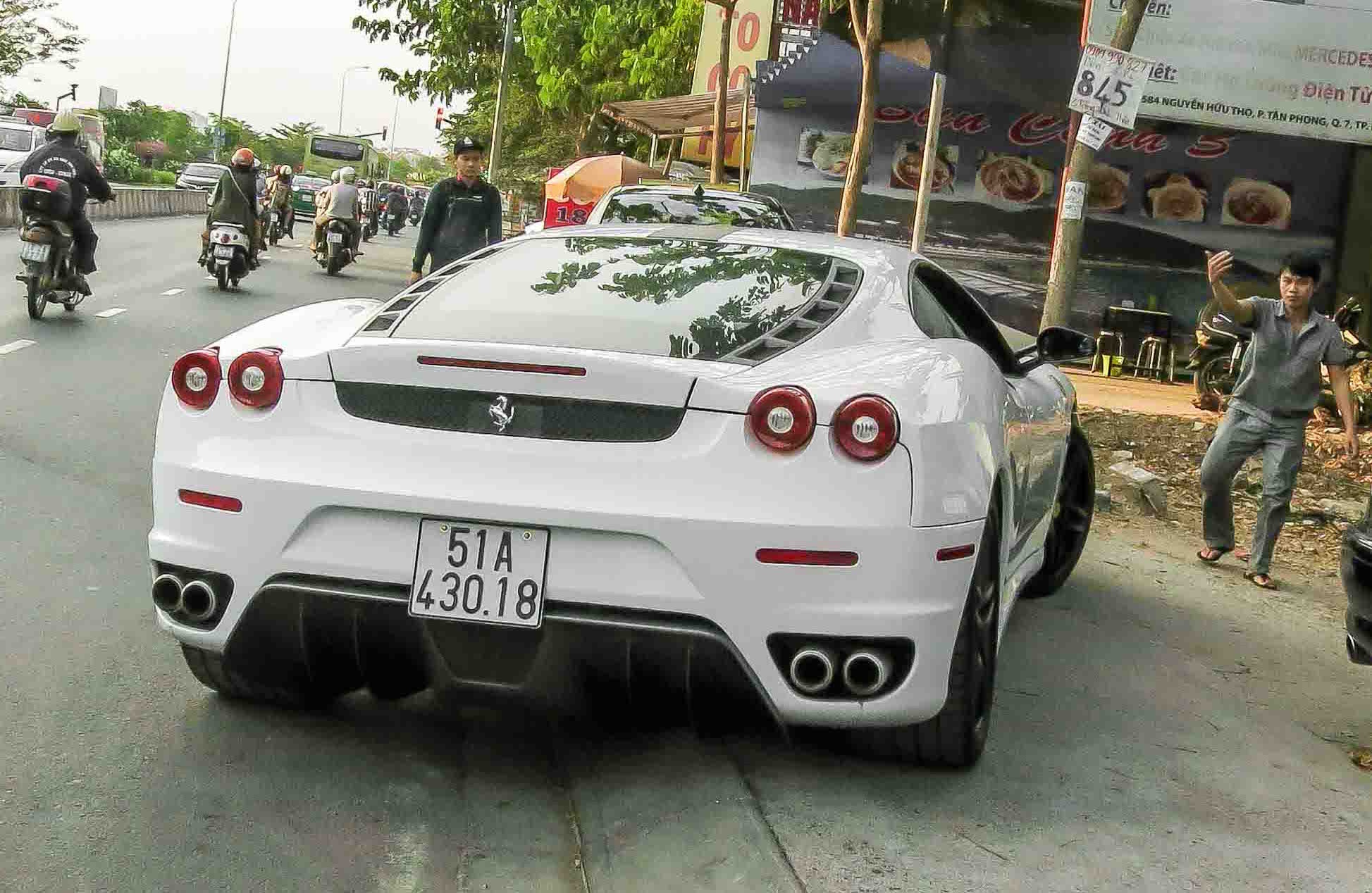 Siêu xe của đại gia Trung Nguyên ảnh 3 Sieu xe cua dai gia Trung Nguyen anh 3