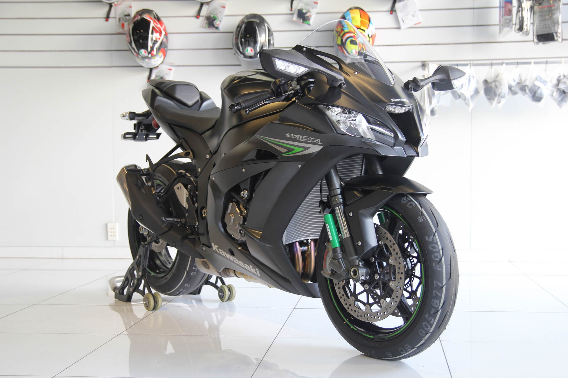 Kawasaki ZX-10R màu mới ảnh 2 Kawasaki ZX-10R mau moi anh 2
