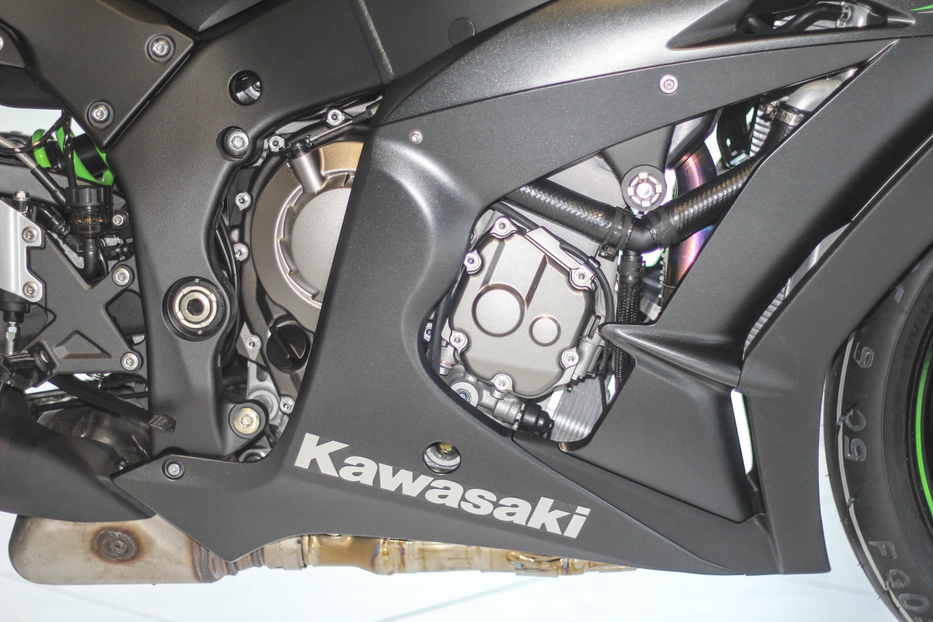 Kawasaki ZX-10R màu mới ảnh 5 Kawasaki ZX-10R mau moi anh 5