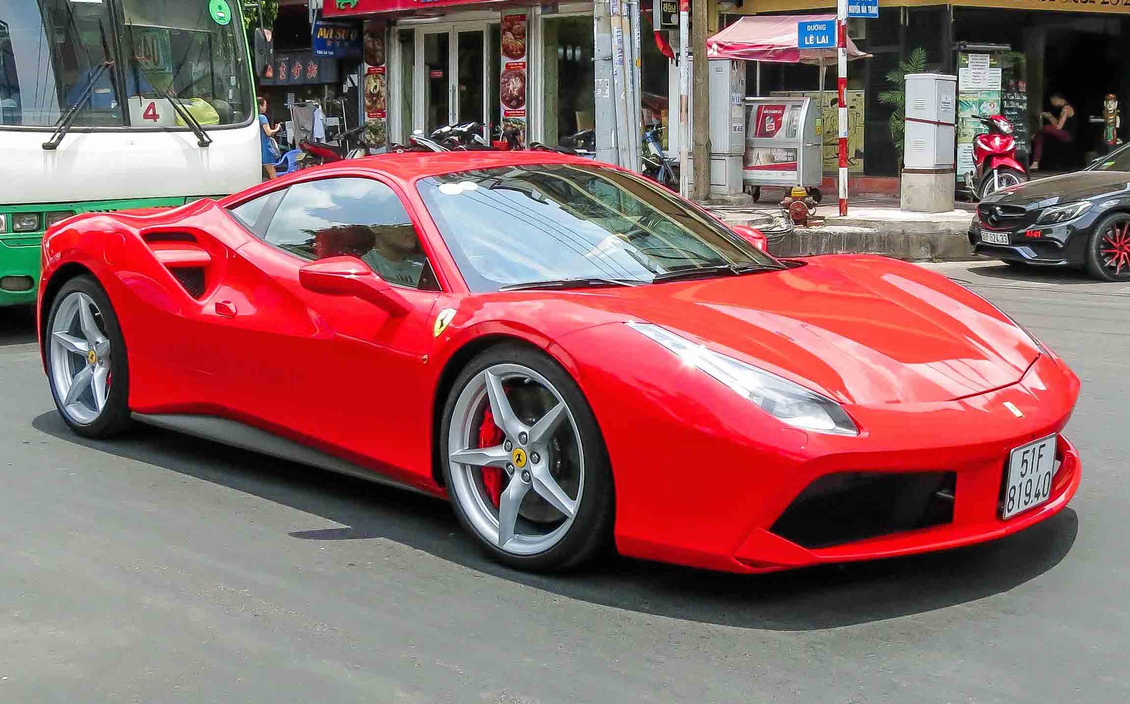 Sieu xe Ferrari 488 GTB mau do thu 2 tren 14 ty o Sai Gon hinh anh